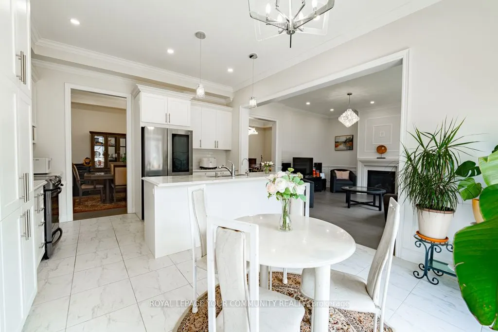 18 Maple Fields Circle W