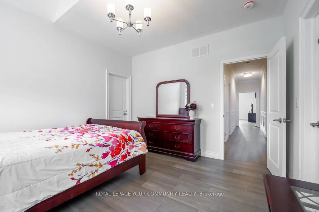 18 Maple Fields Circle W