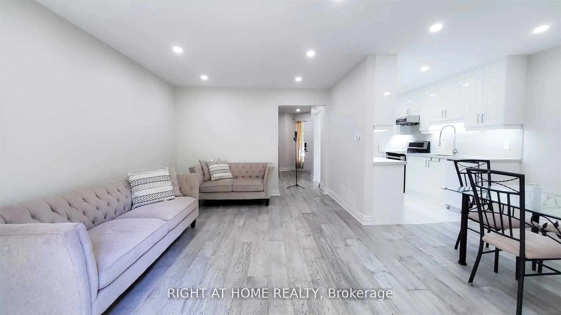 28 Baywood Court