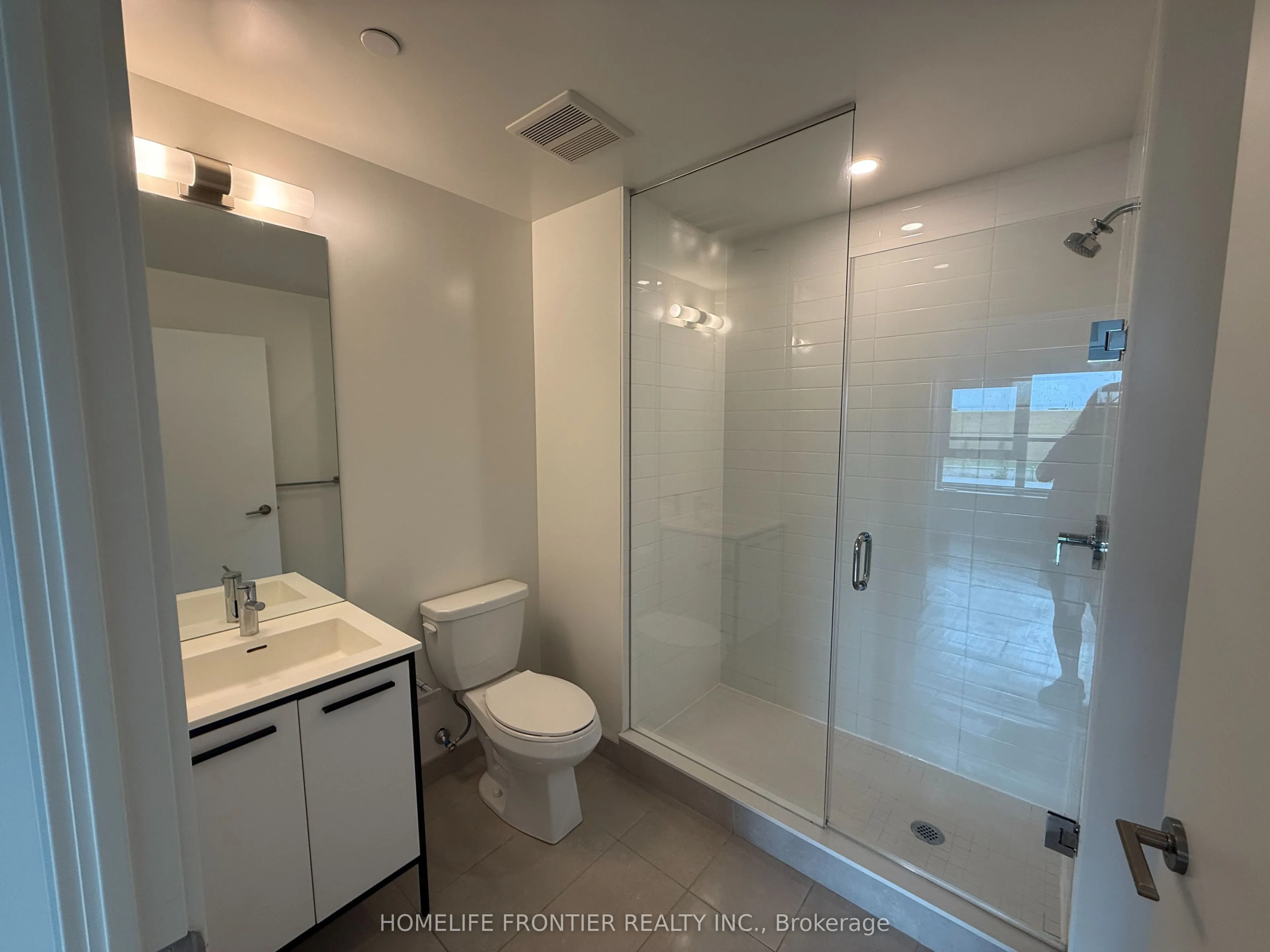 185 Deerfield Road, #208