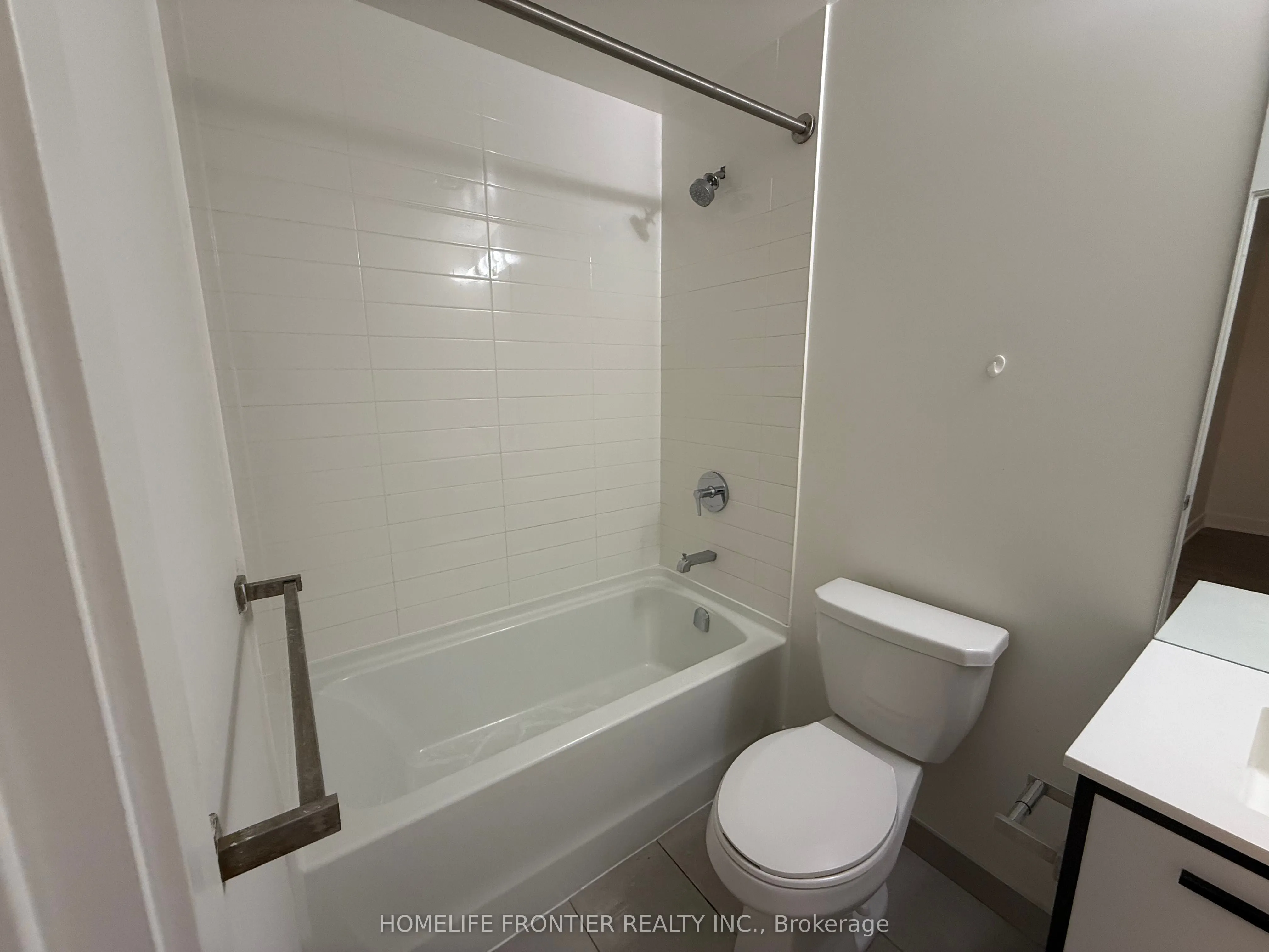 185 Deerfield Road, #208