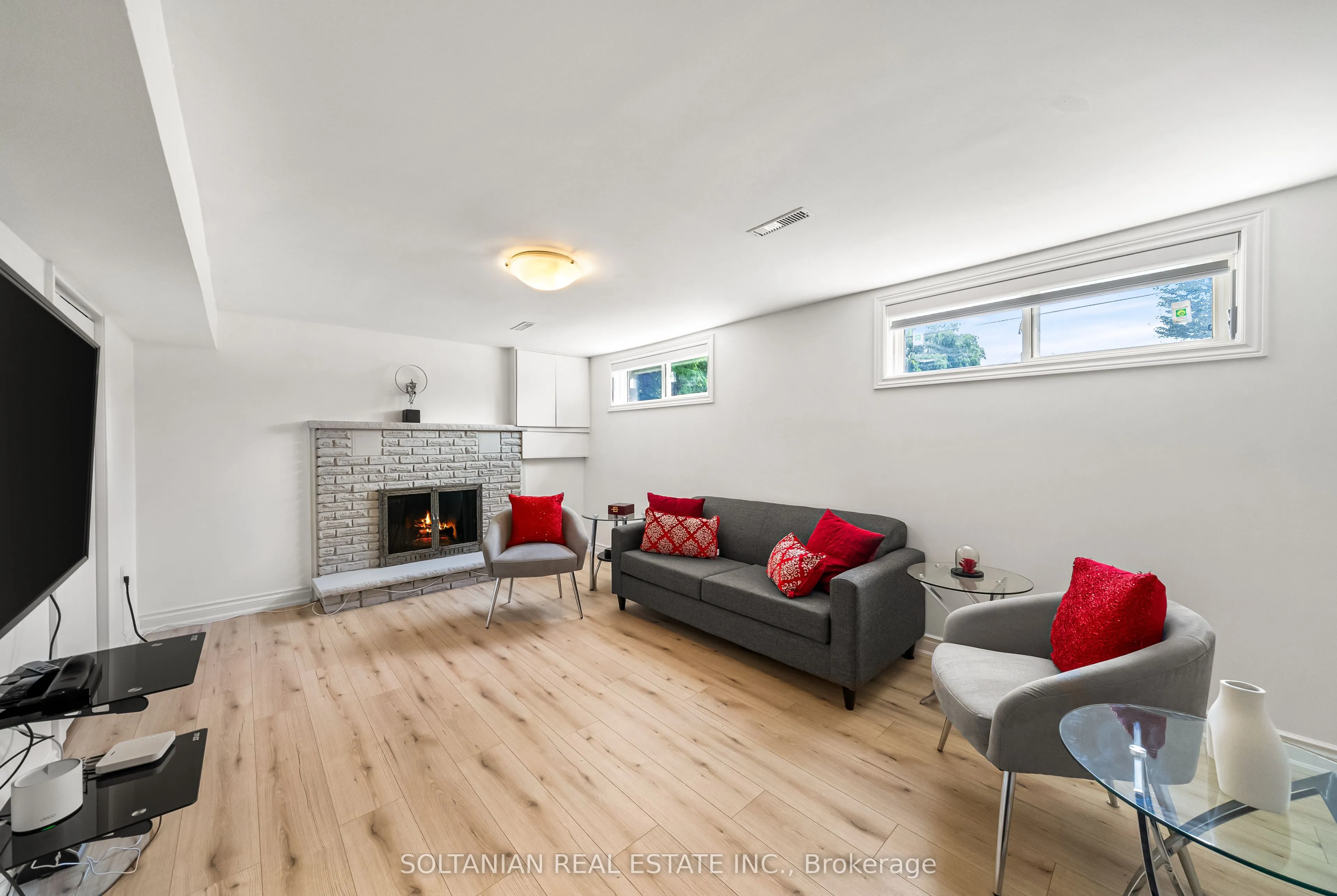 66 Lakeland Crescent