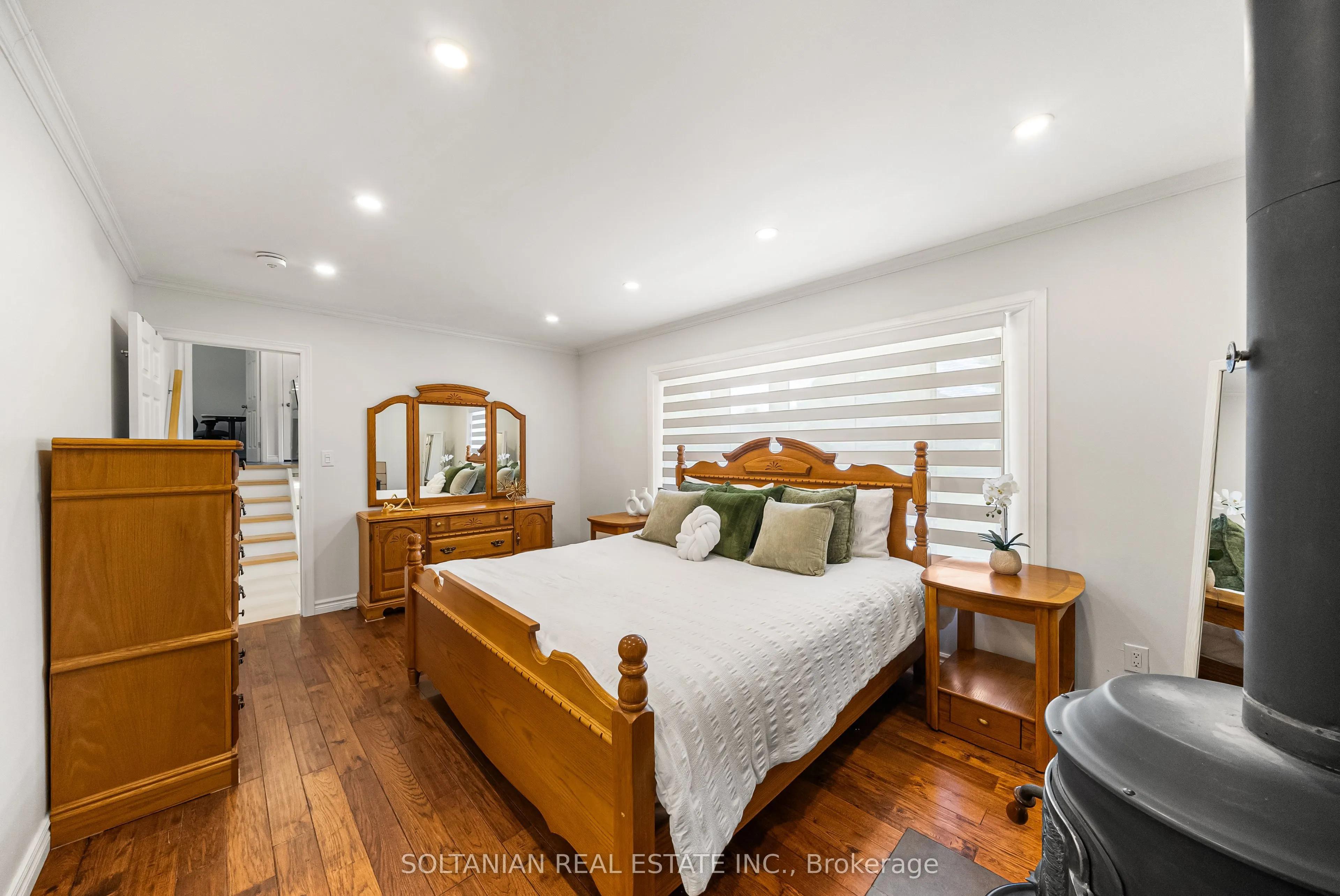 66 Lakeland Crescent