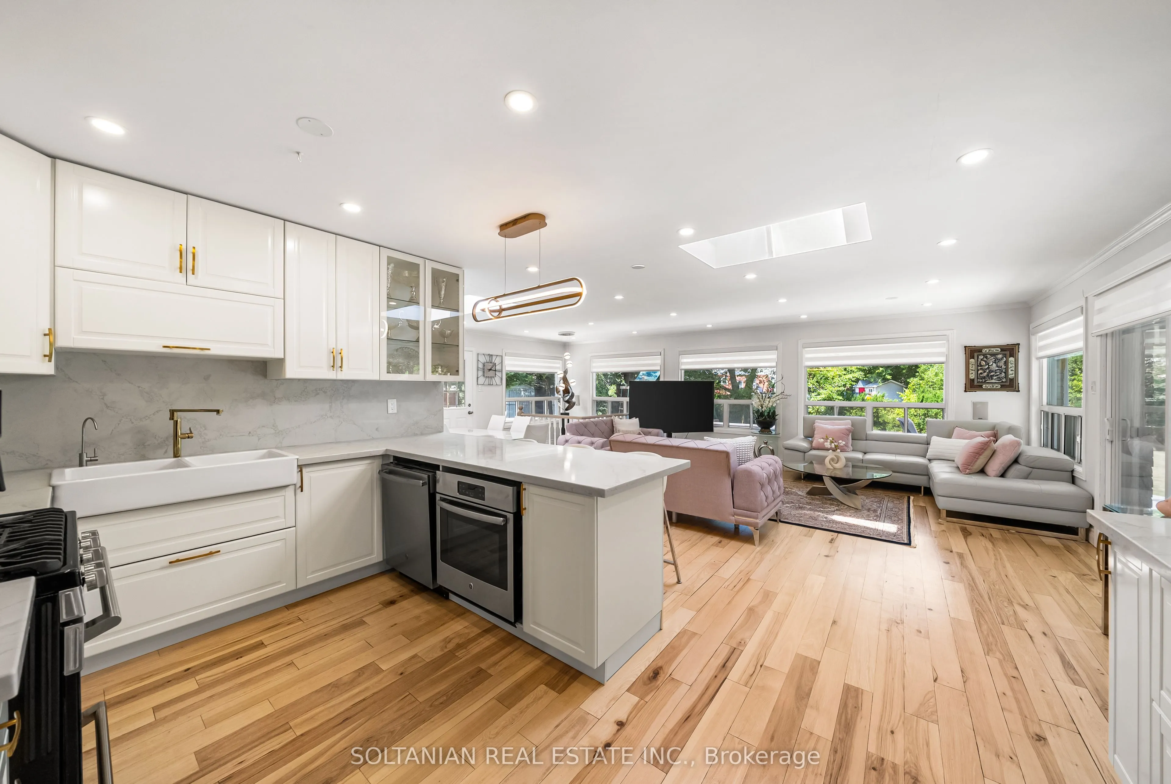 66 Lakeland Crescent