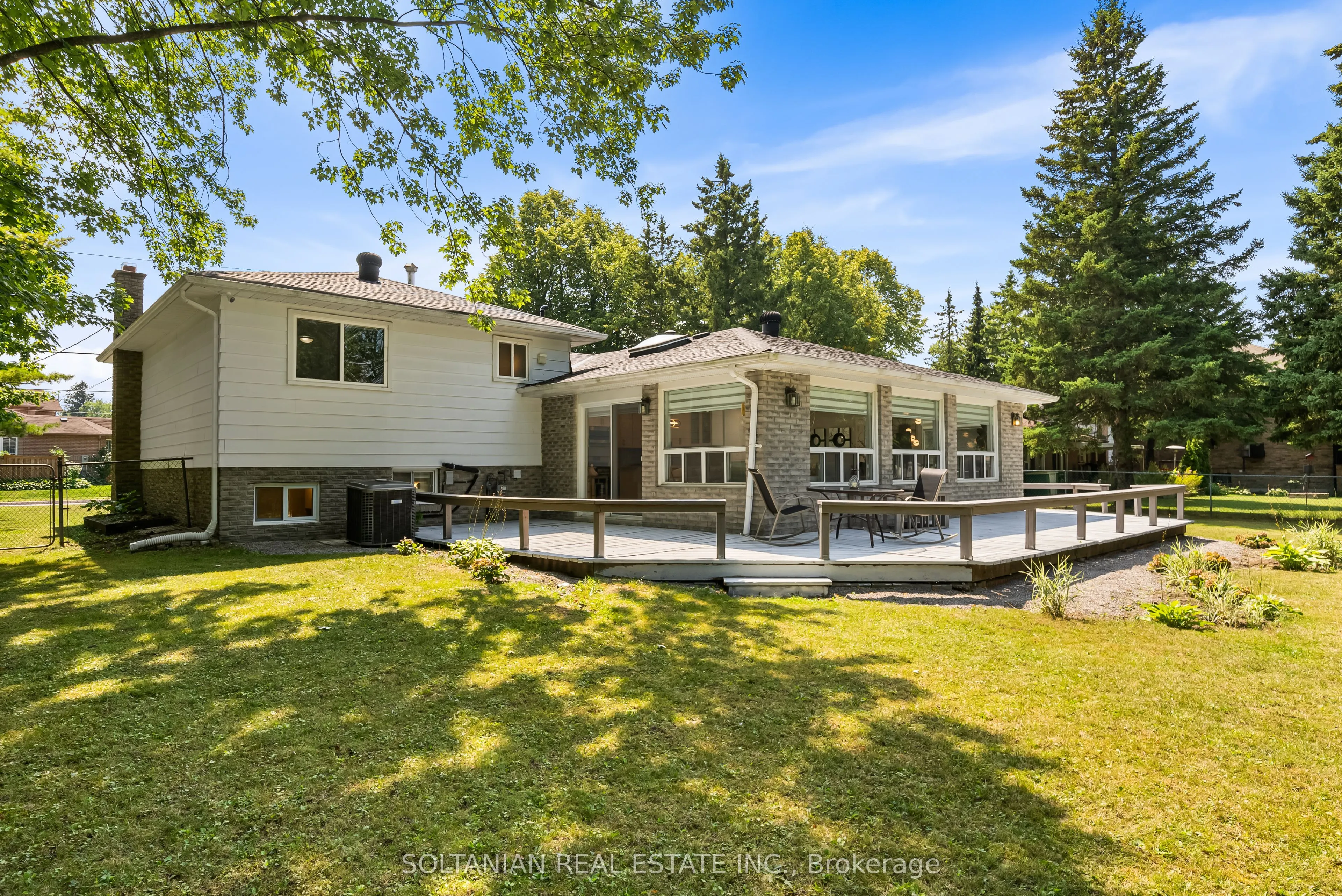 66 Lakeland Crescent