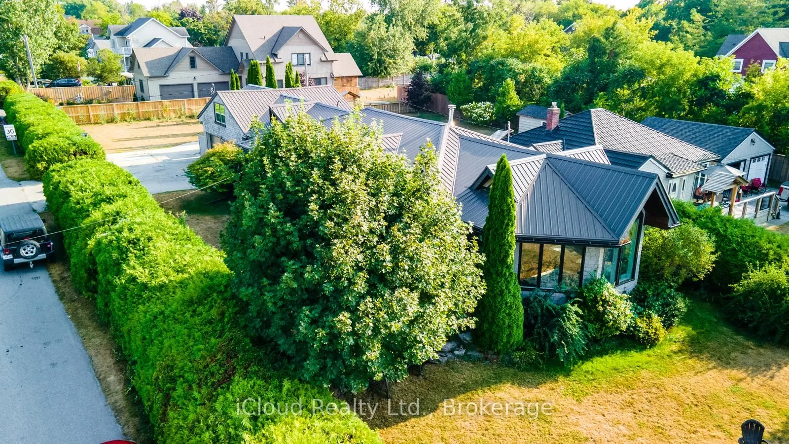 523 Lake Drive E