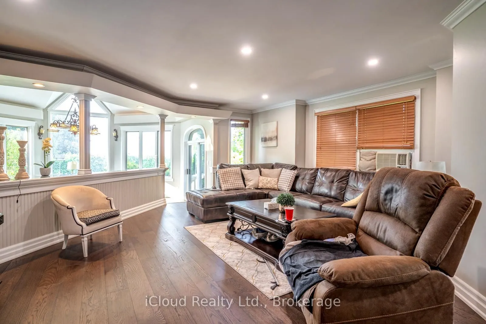 523 Lake Drive E