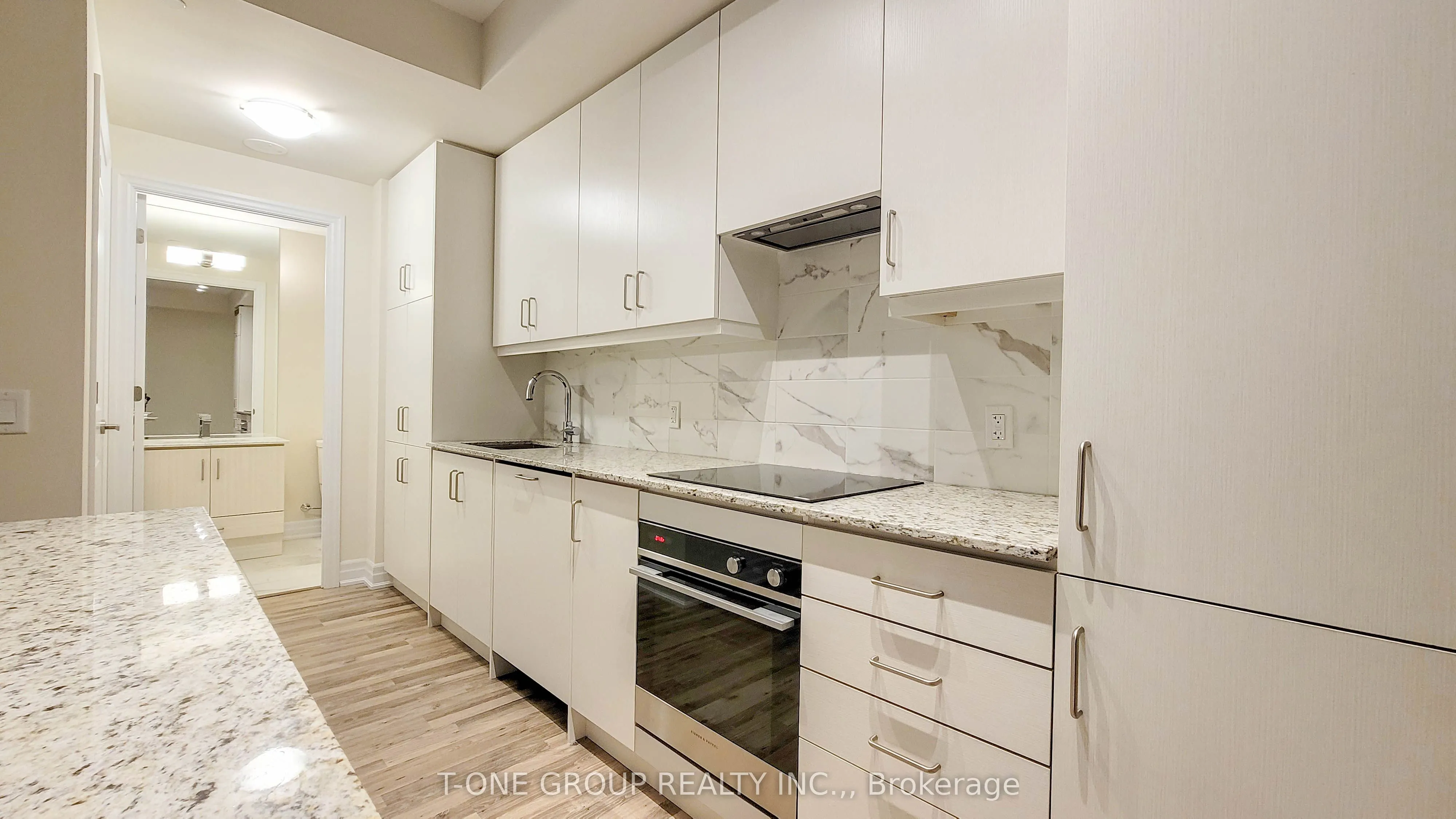 9075 Jane Street, #906