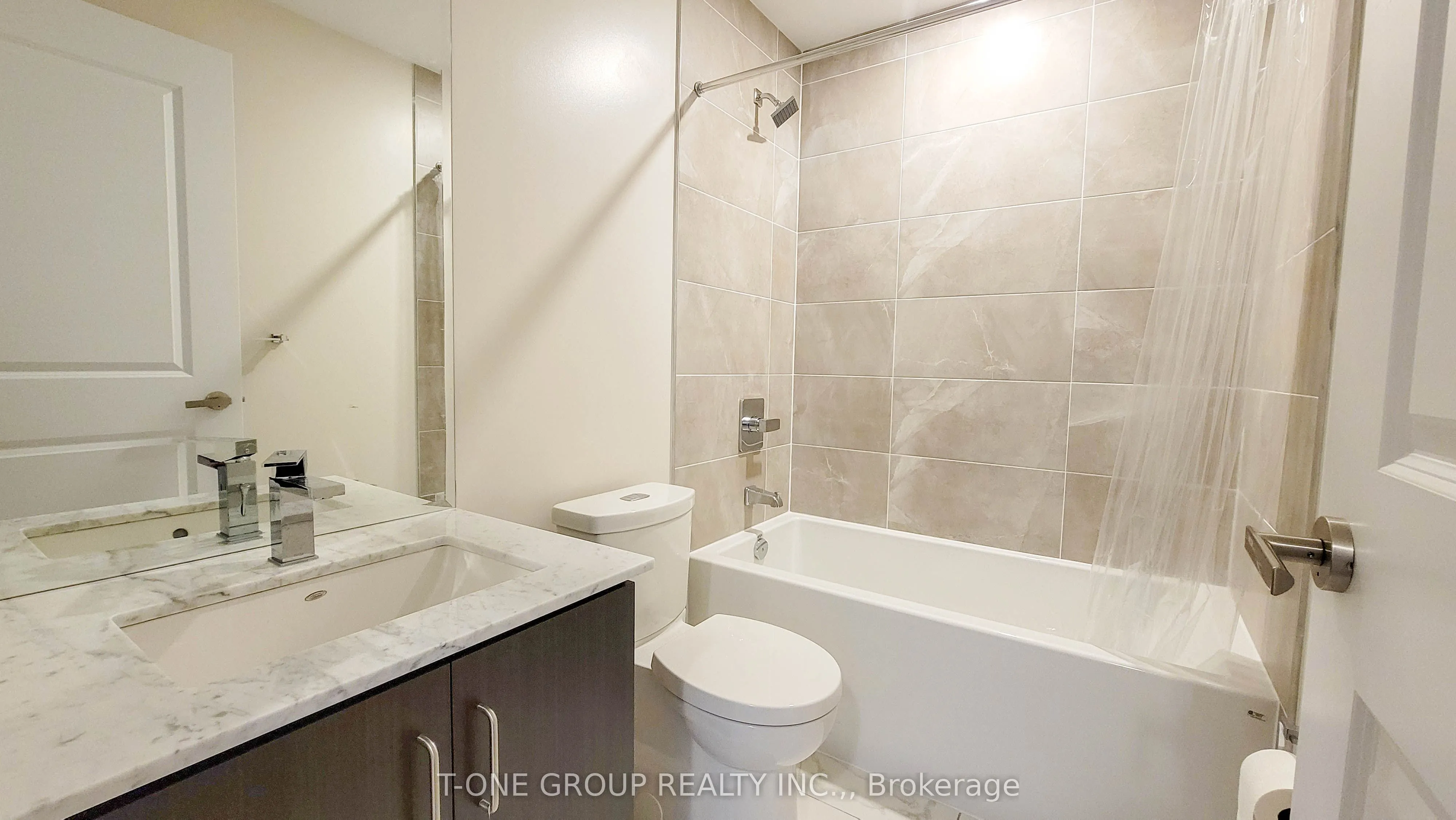 9075 Jane Street, #906