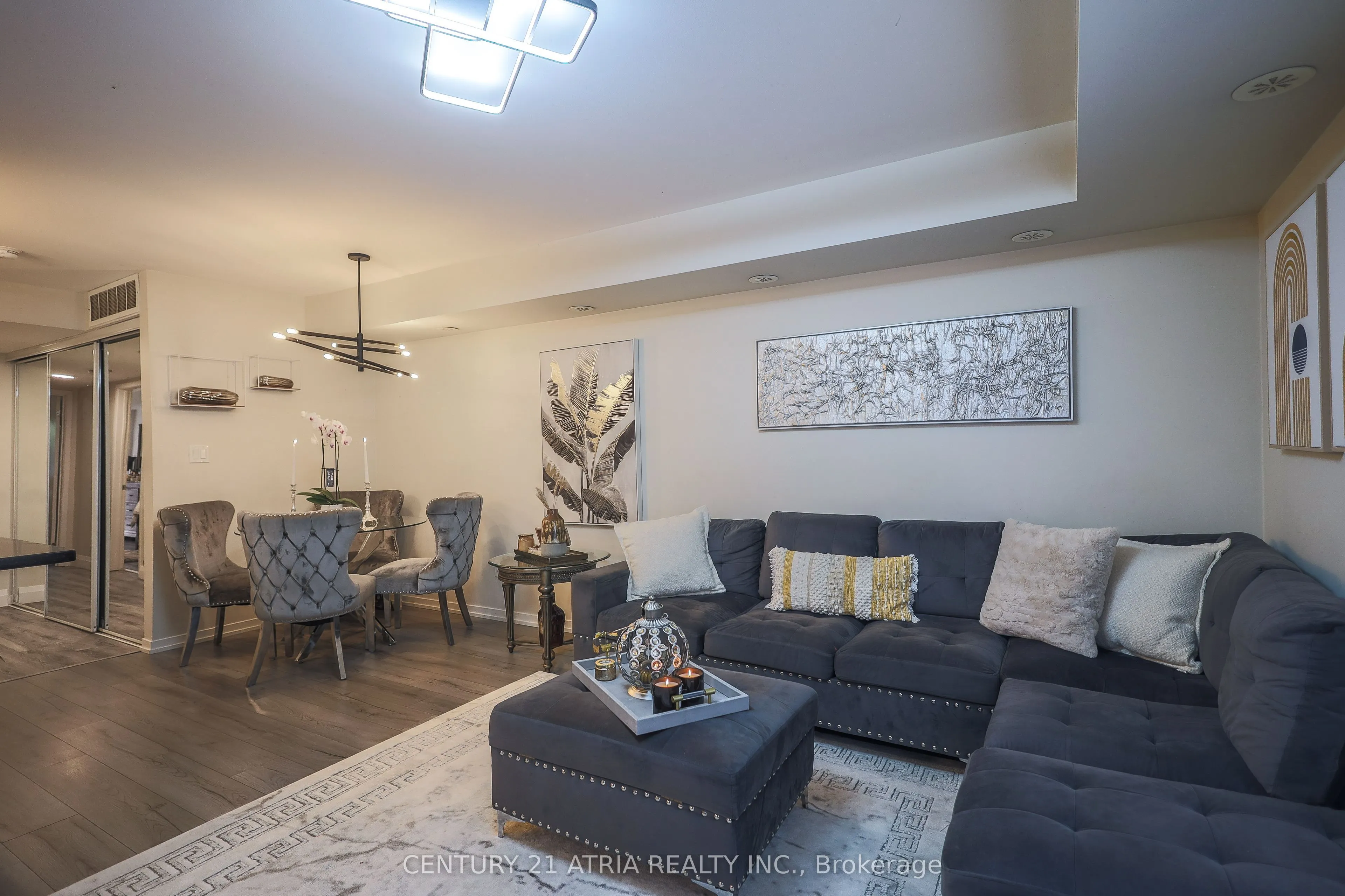 26 Bruce Street, #B06