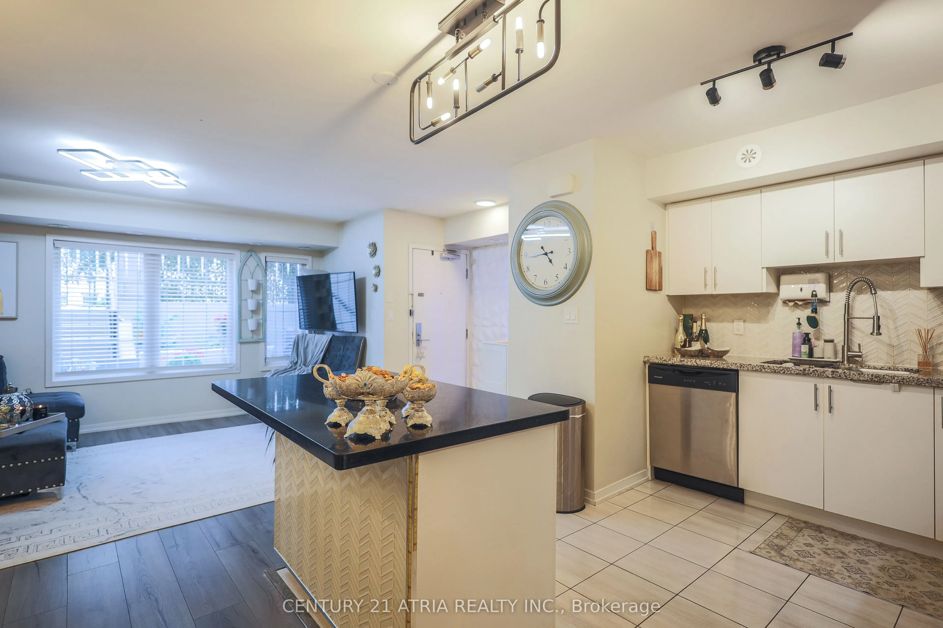 26 Bruce Street, #B06