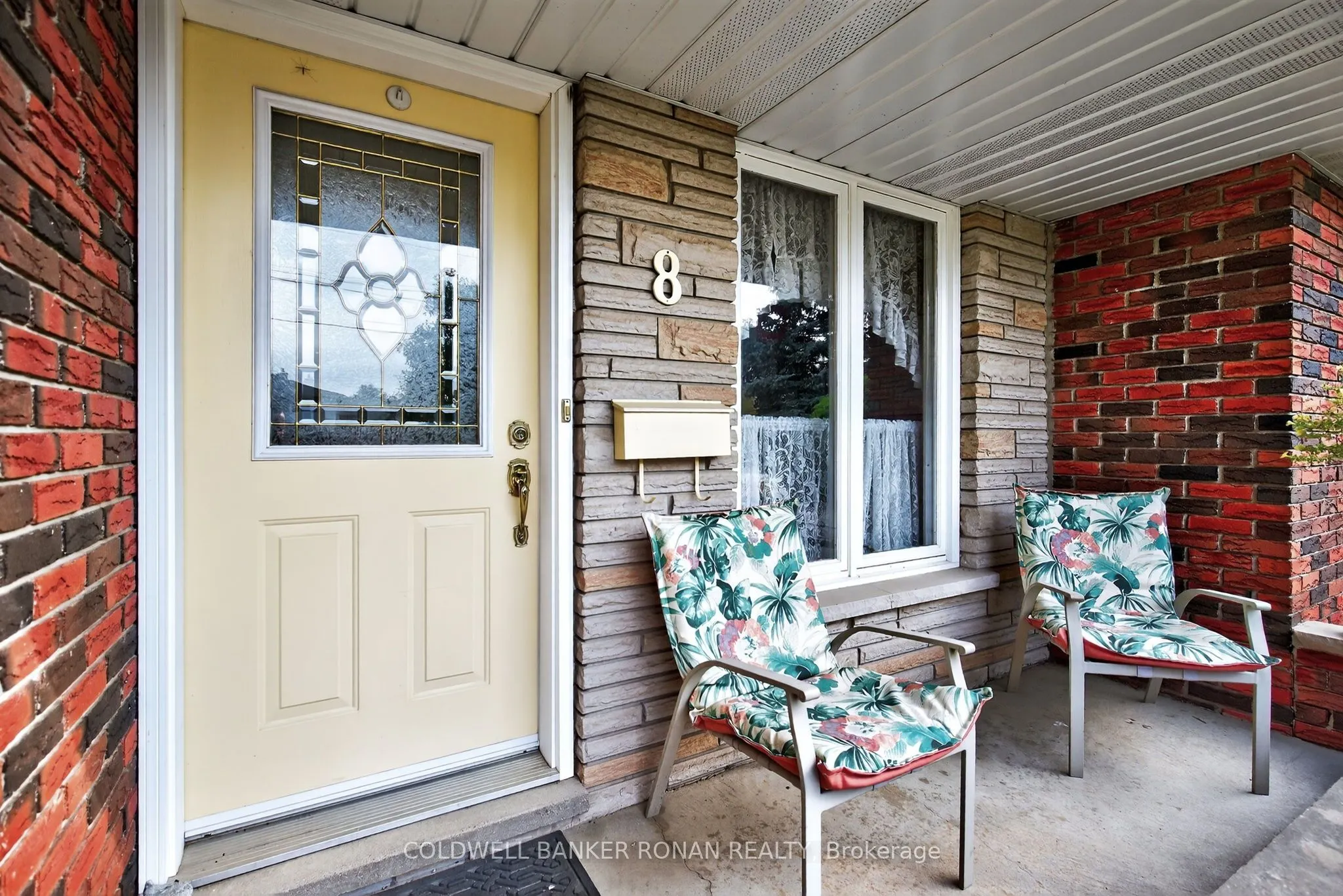 8 Douglas Drive
