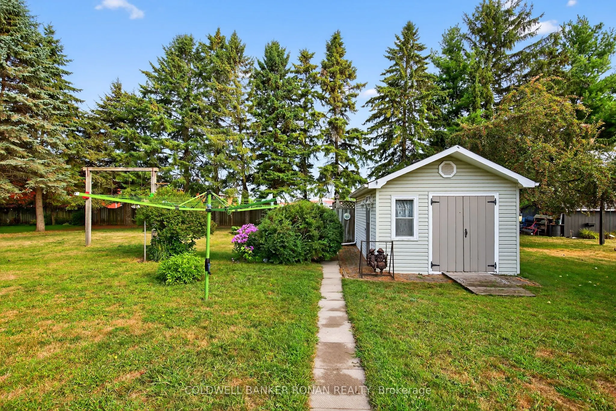 8 Douglas Drive
