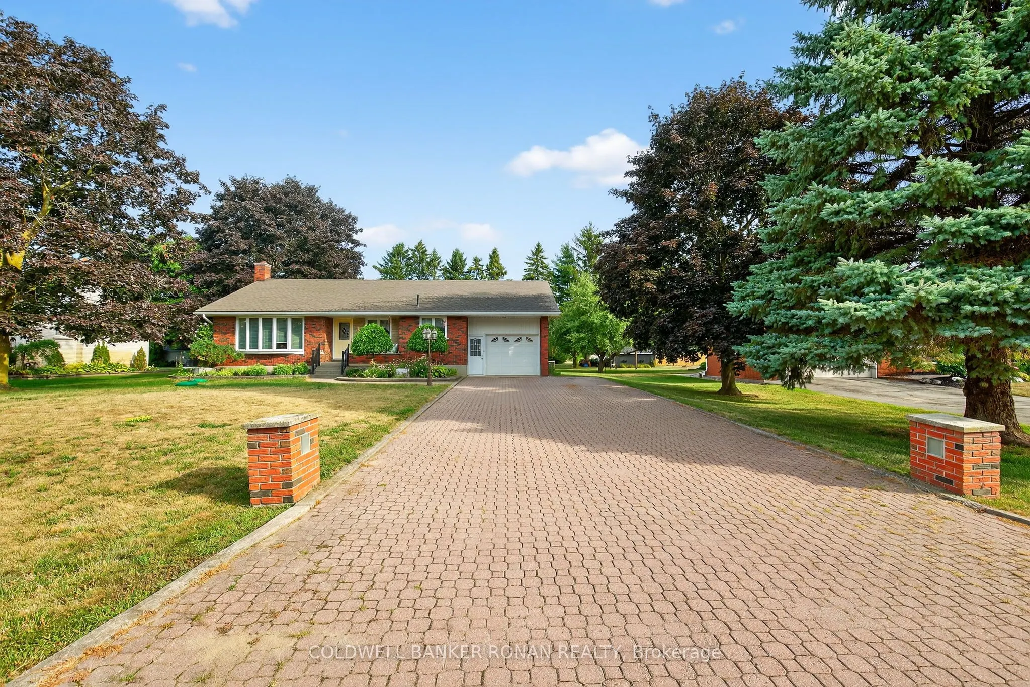 8 Douglas Drive