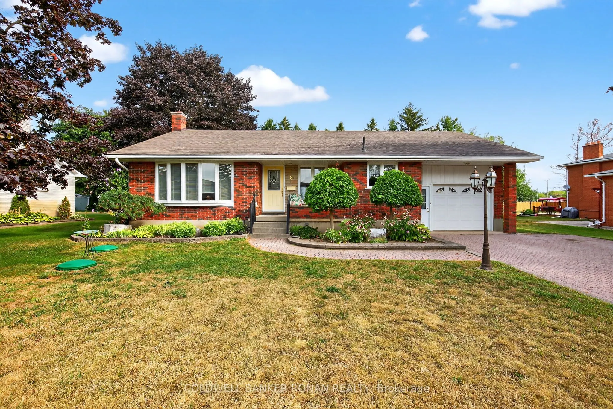 8 Douglas Drive