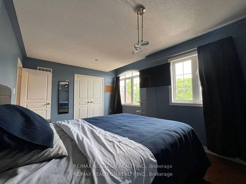 120 Greenock Drive