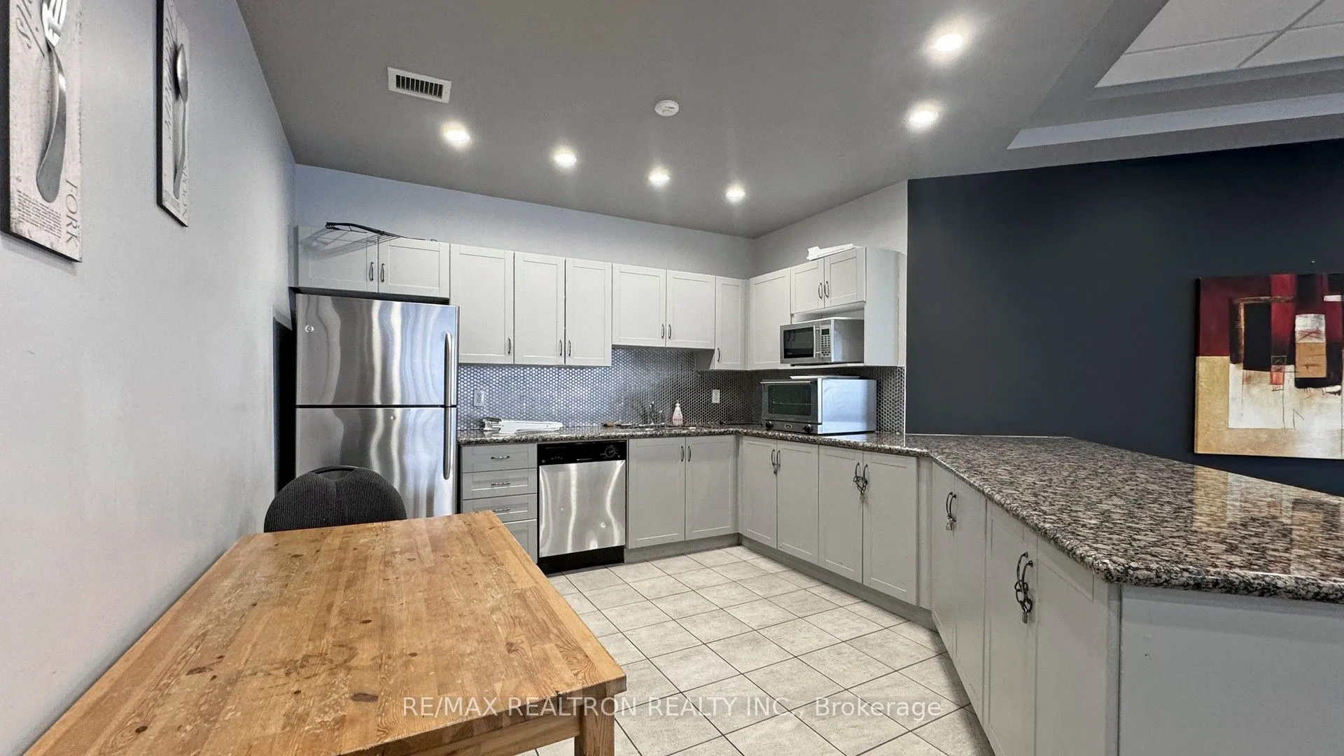60 Disera Drive, #309