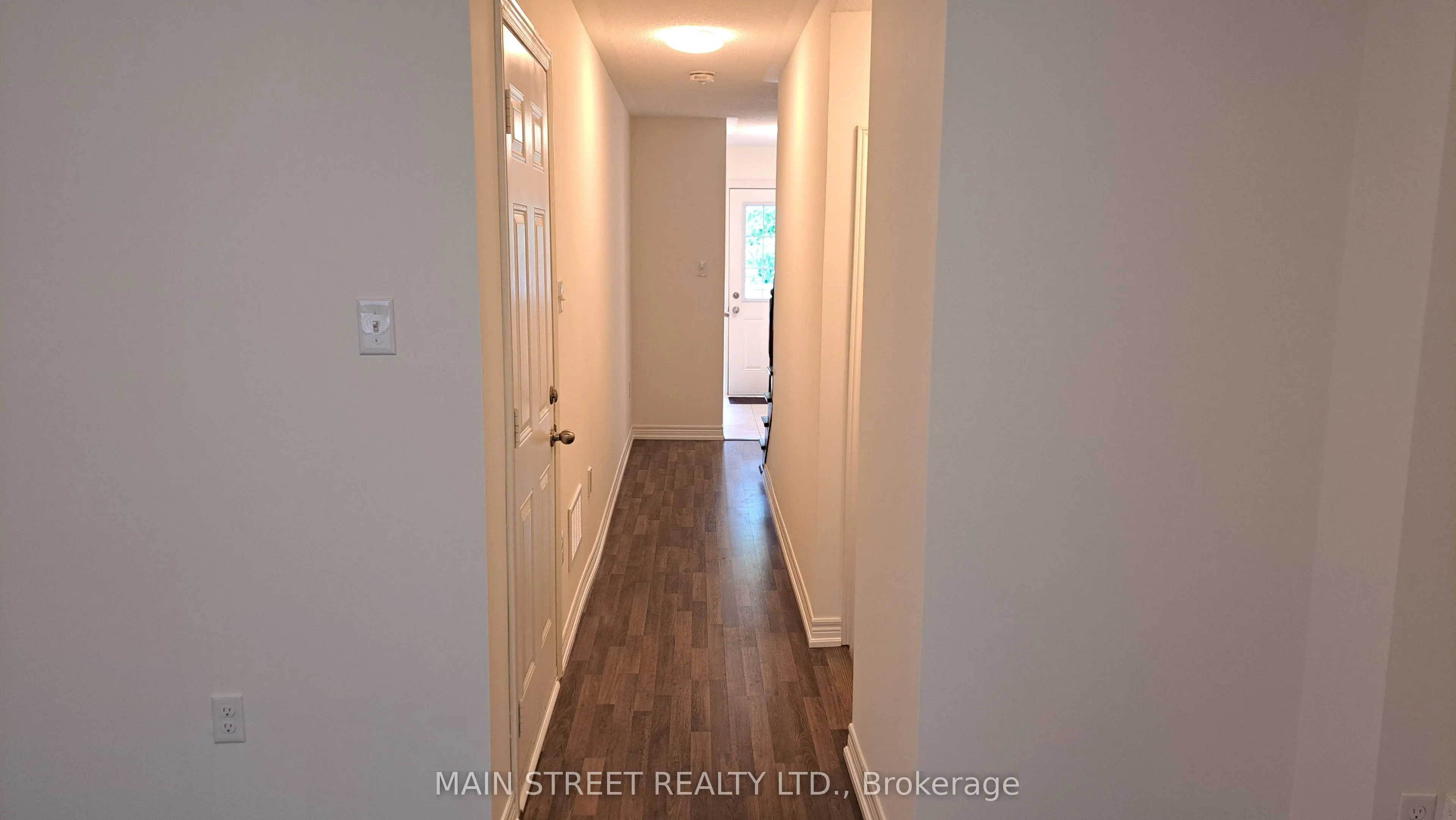 7 Roy Grove Way