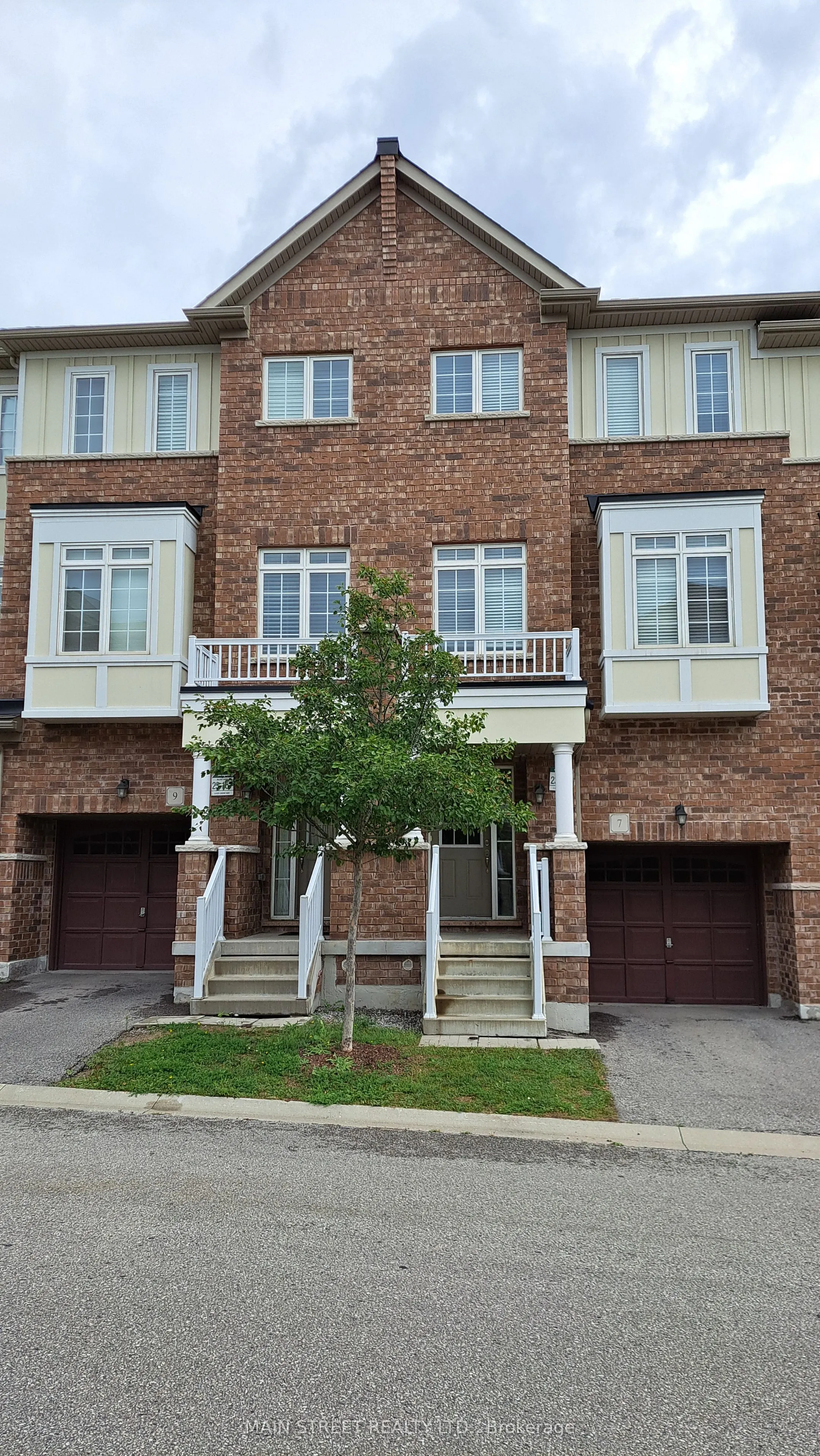 7 Roy Grove Way