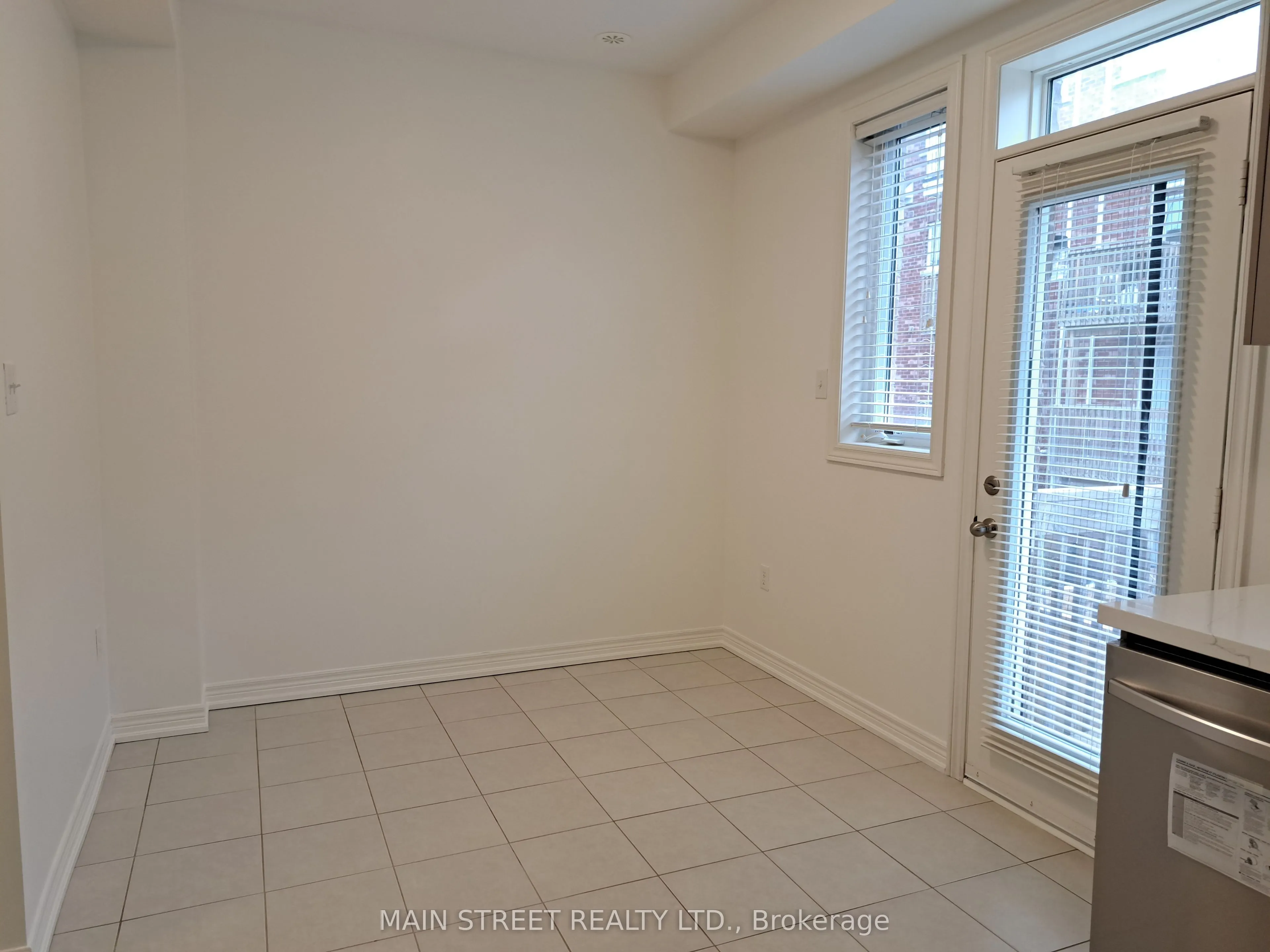 7 Roy Grove Way