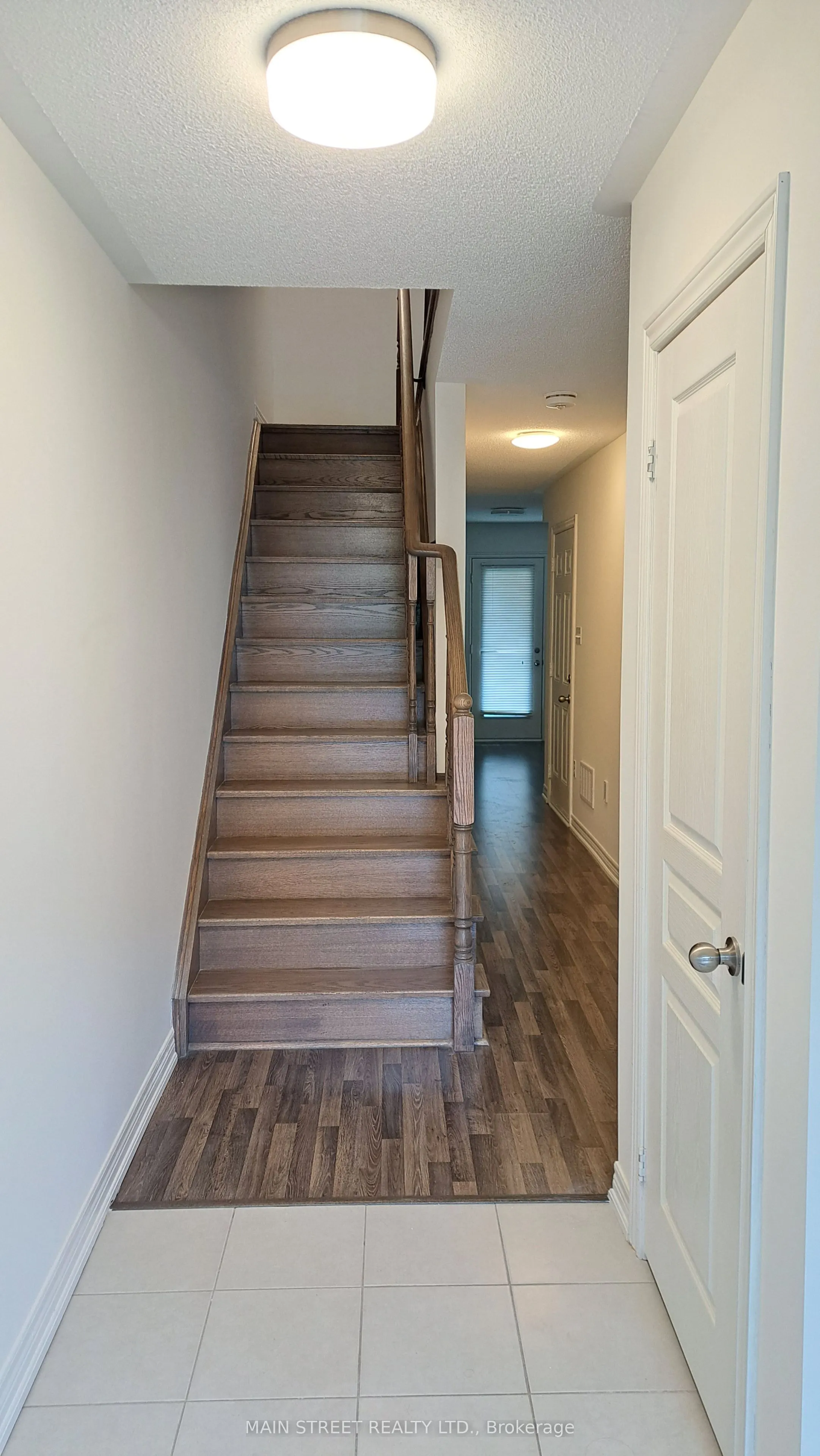 7 Roy Grove Way