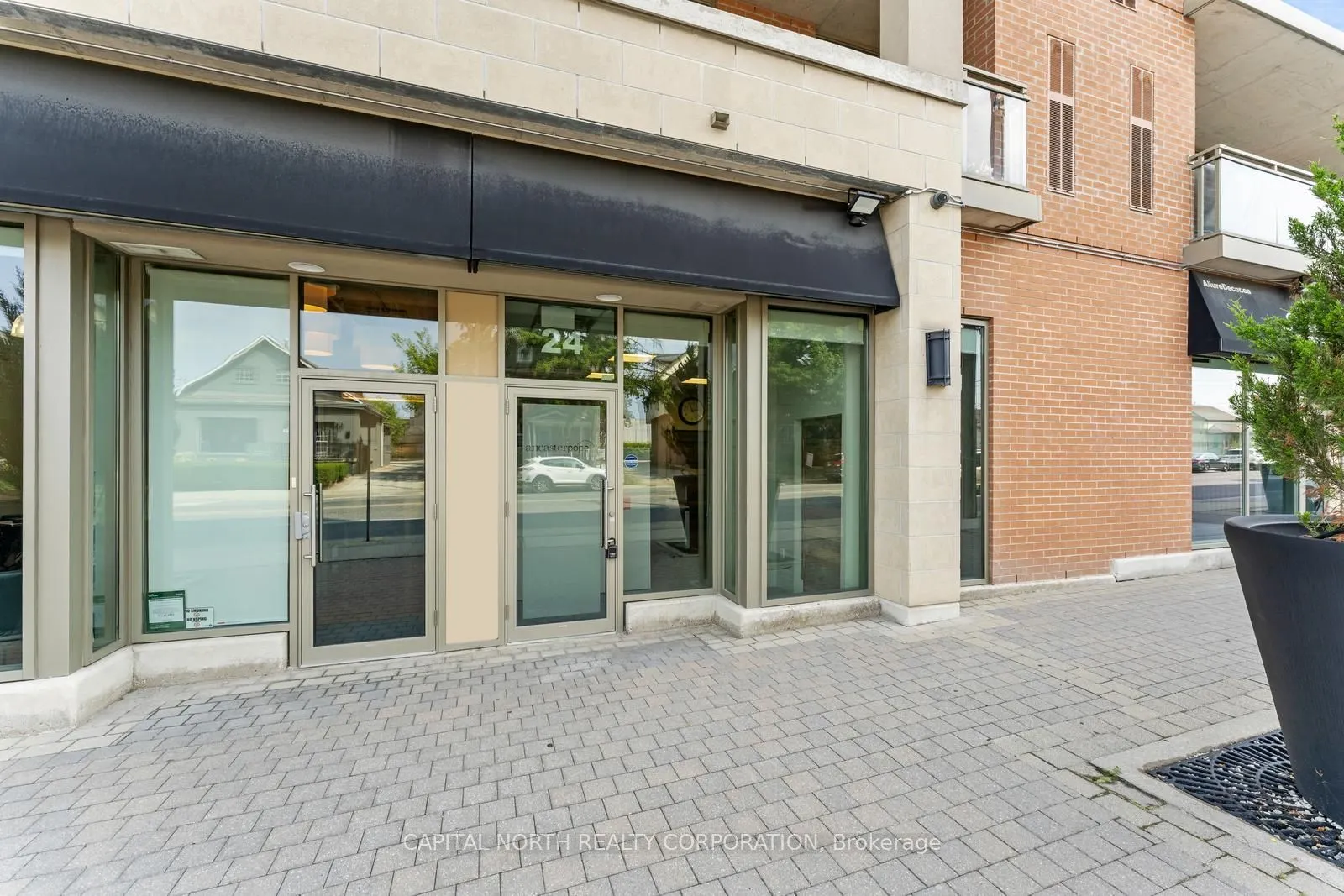 281 Woodbridge Avenue, #24