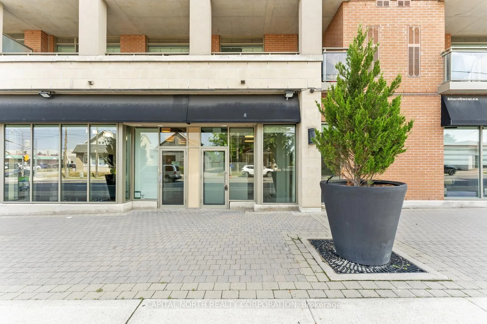 281 Woodbridge Avenue, #24