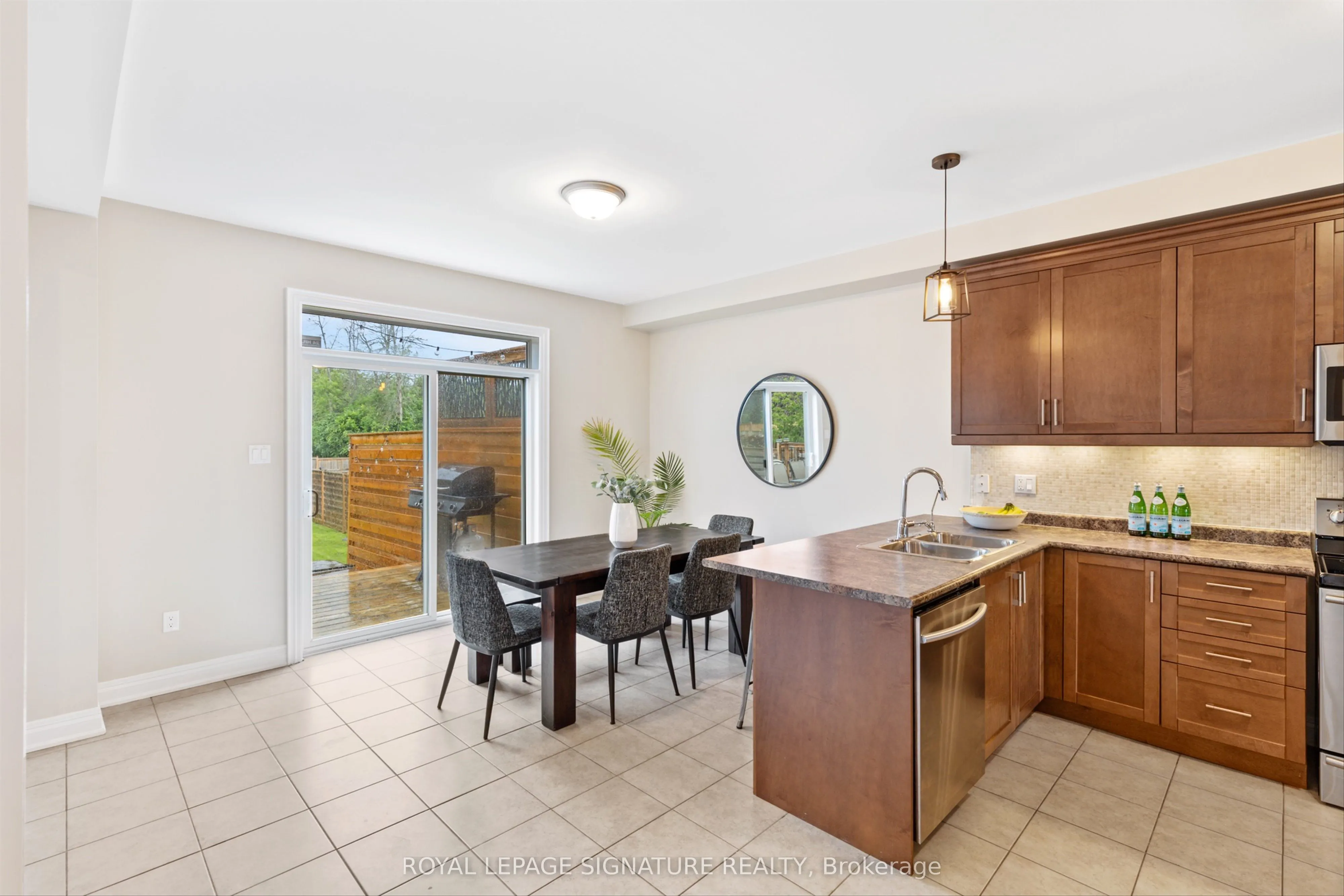 1668 Metro Road