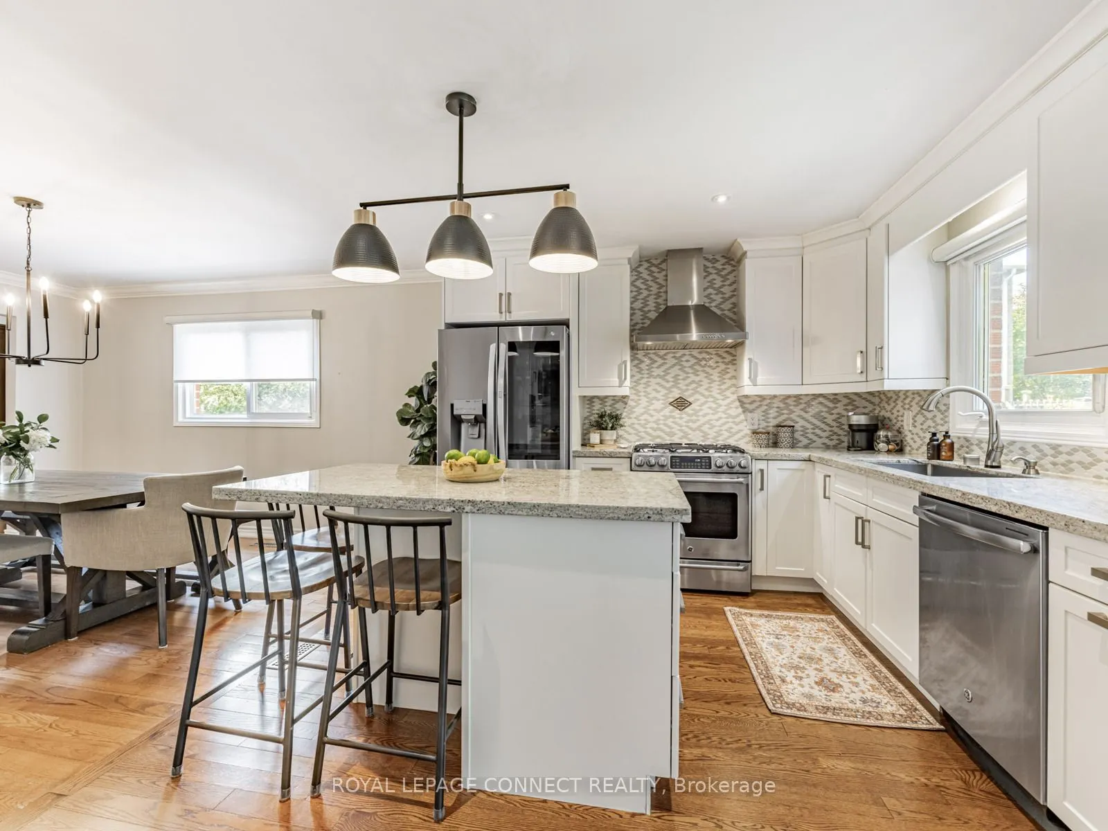 42 Lyndhurst Drive