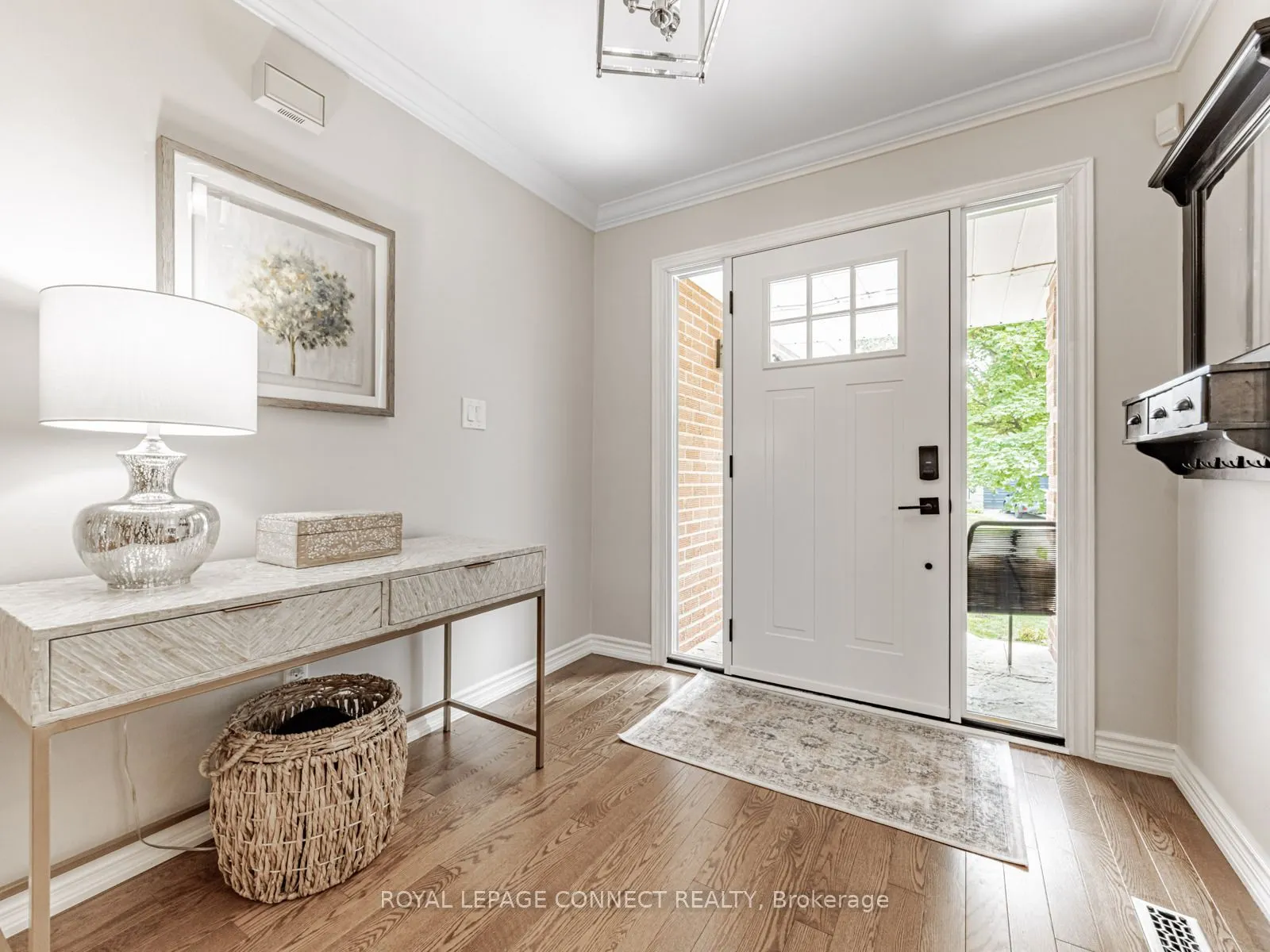 42 Lyndhurst Drive