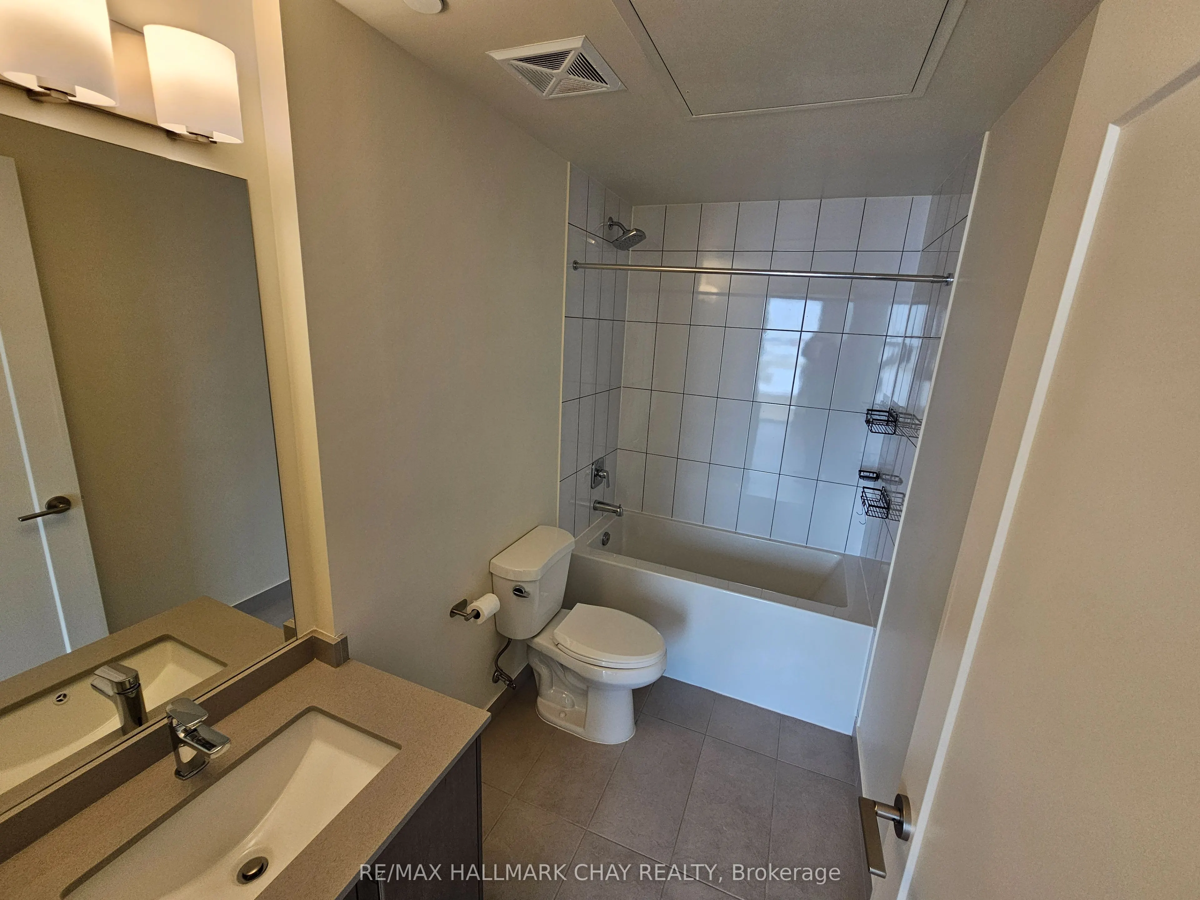 9000 Jane Street, #525