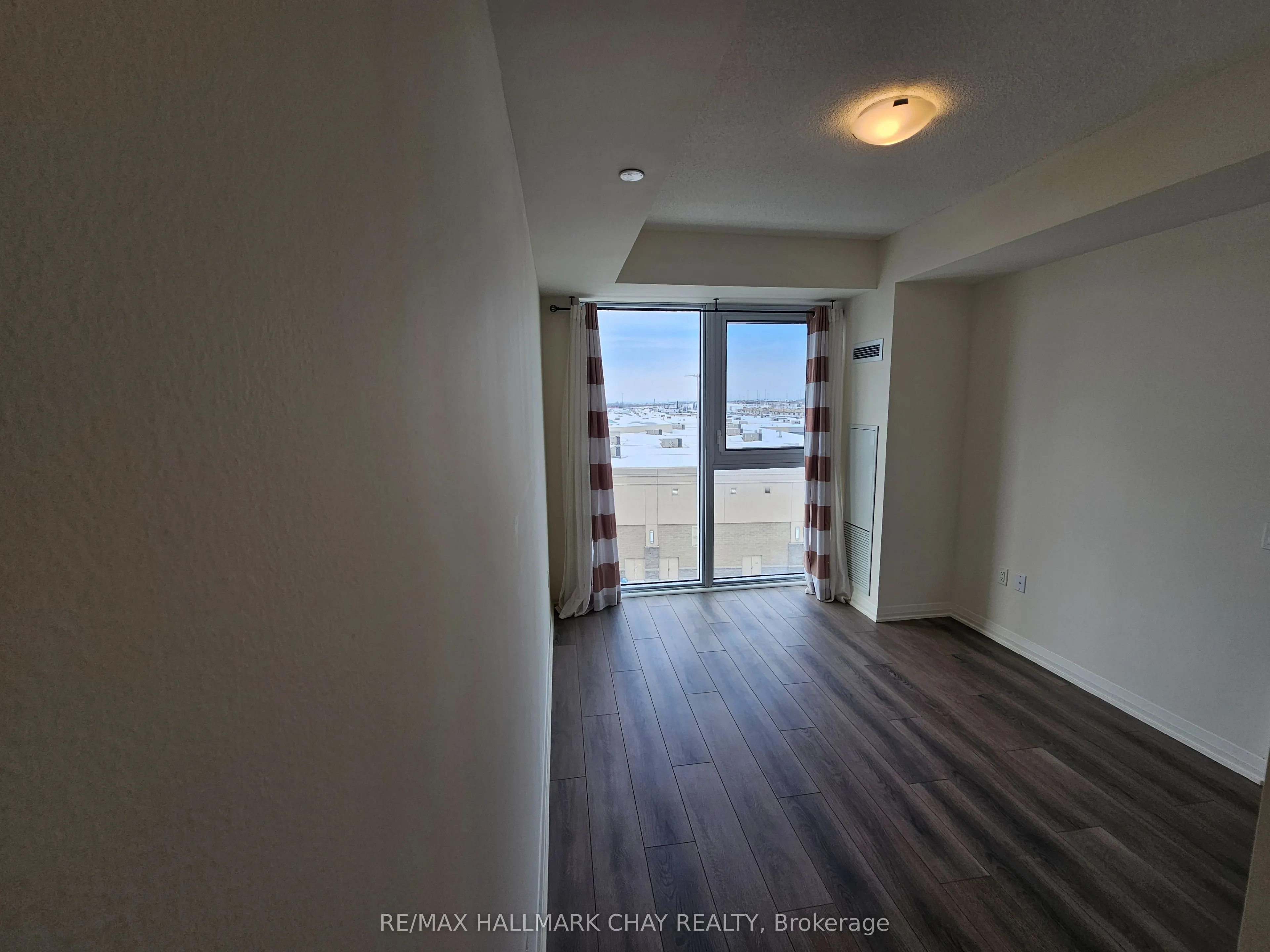 9000 Jane Street, #525