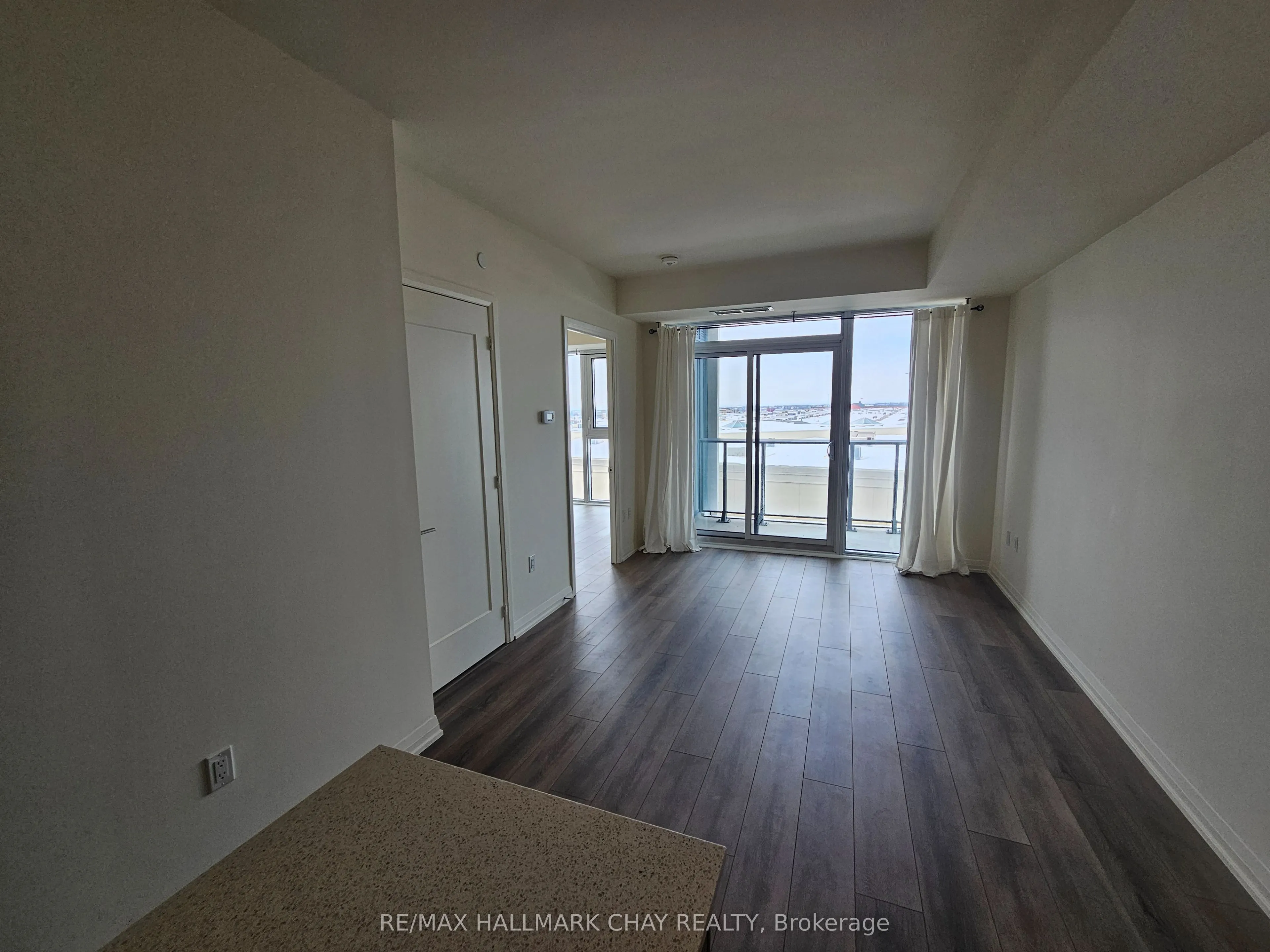 9000 Jane Street, #525