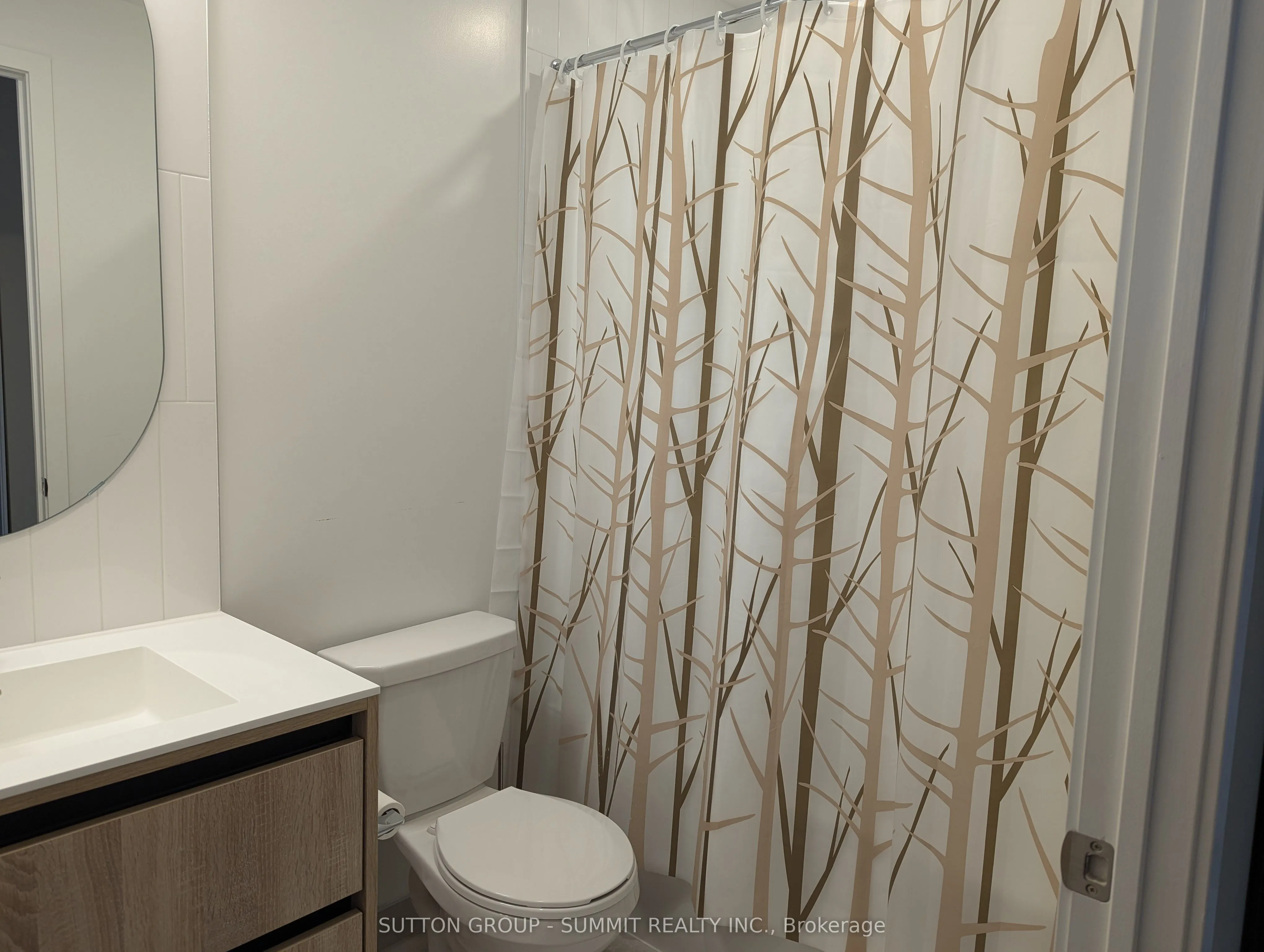 7950 BATHURST Street, #204