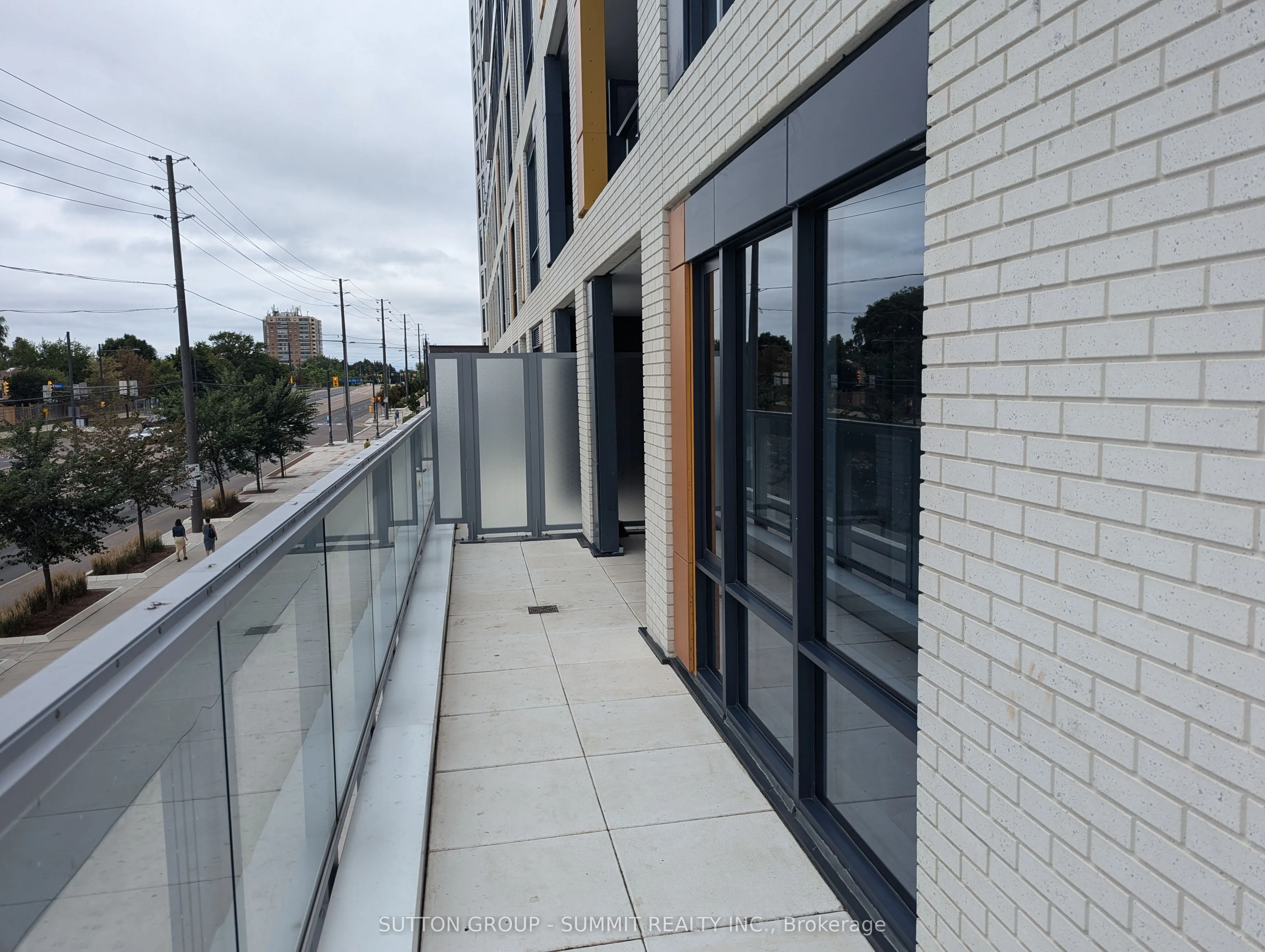 7950 BATHURST Street, #204