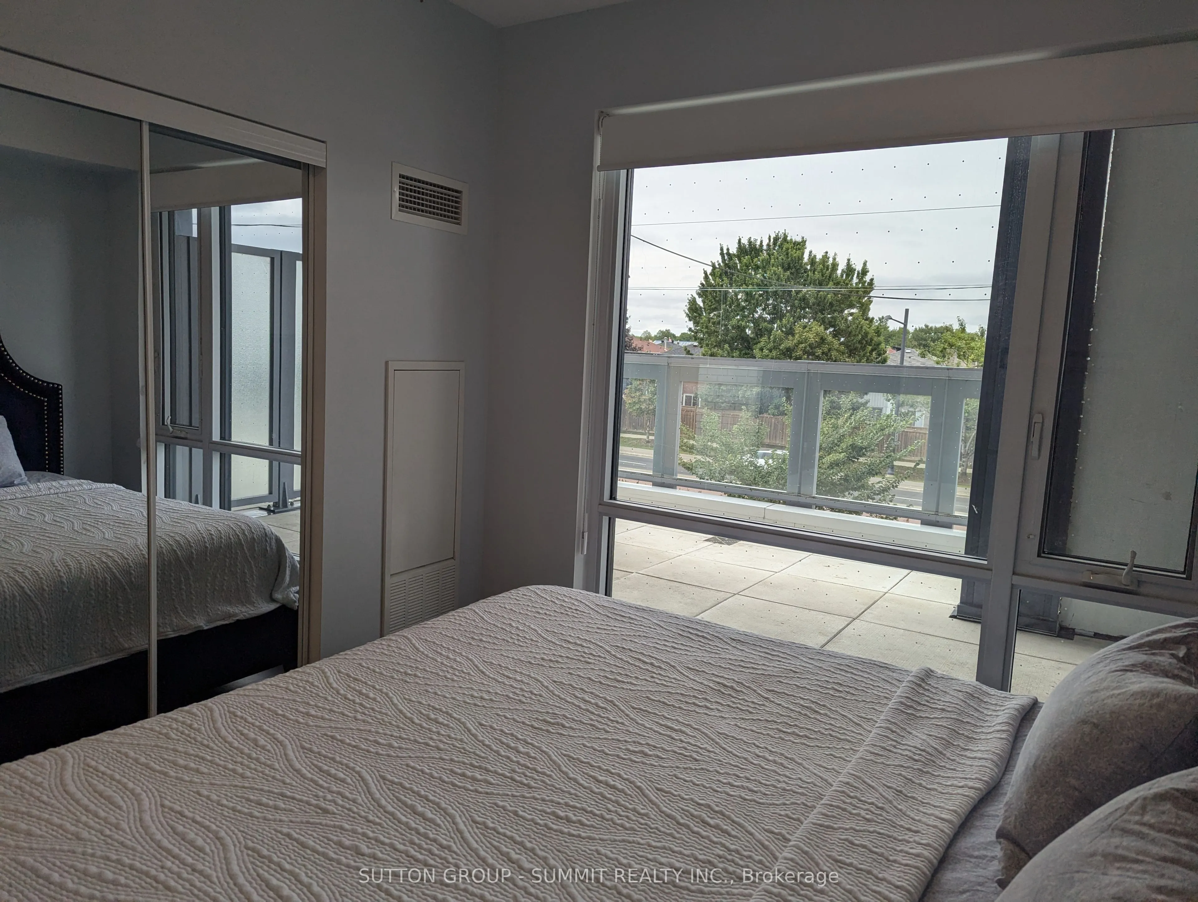 7950 BATHURST Street, #204