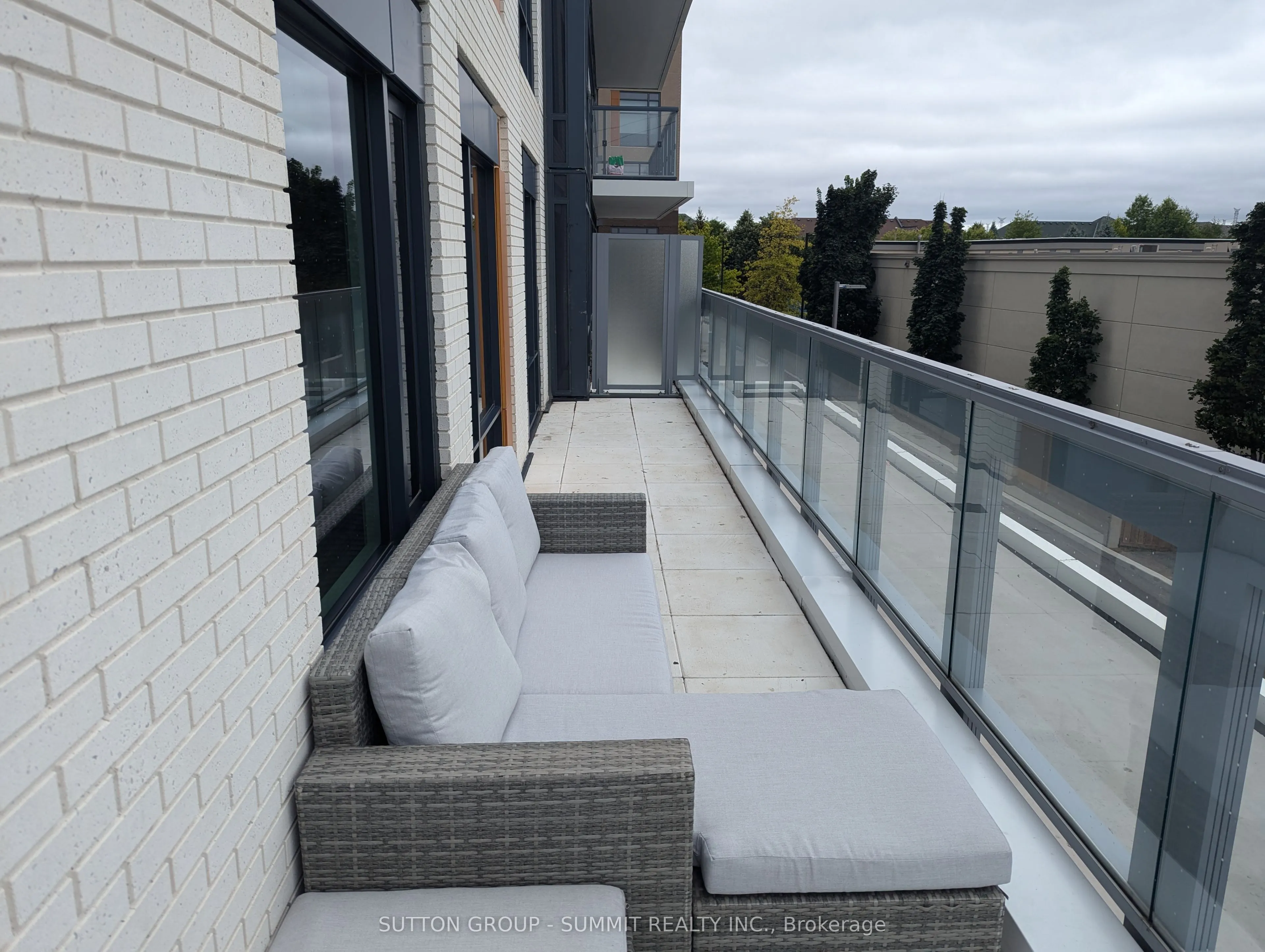 7950 BATHURST Street, #204
