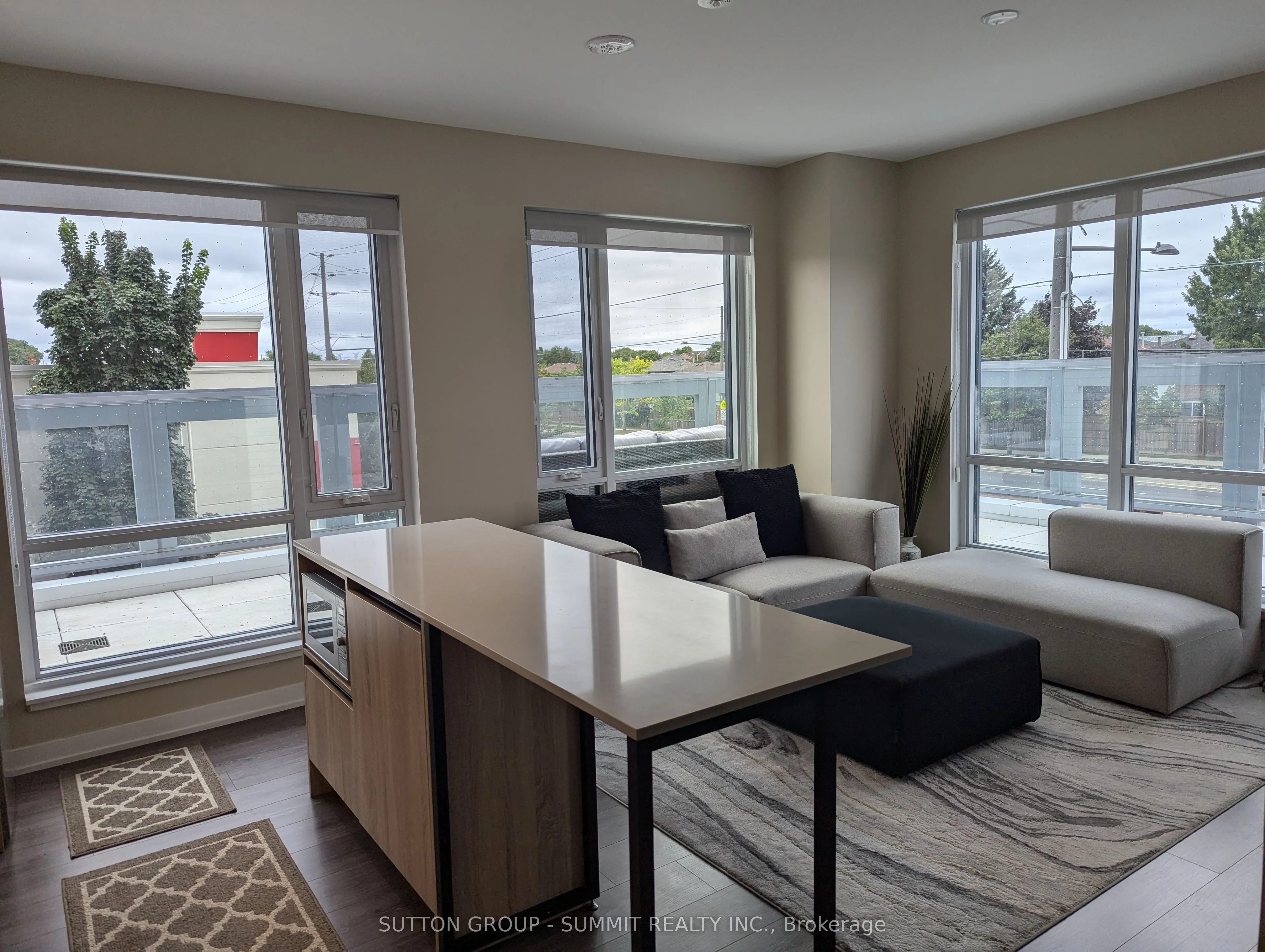 7950 BATHURST Street, #204