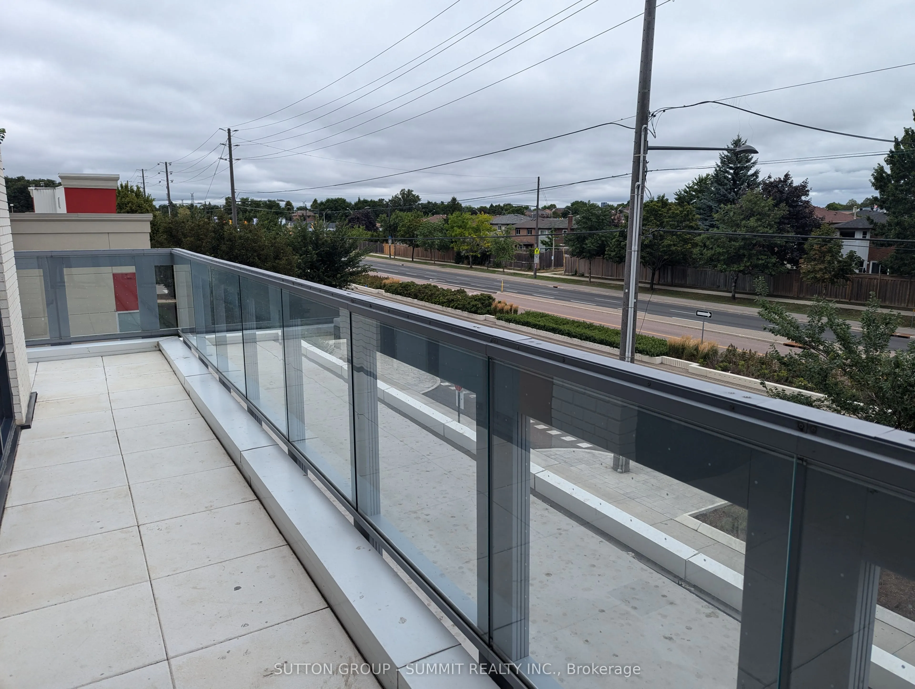 7950 BATHURST Street, #204