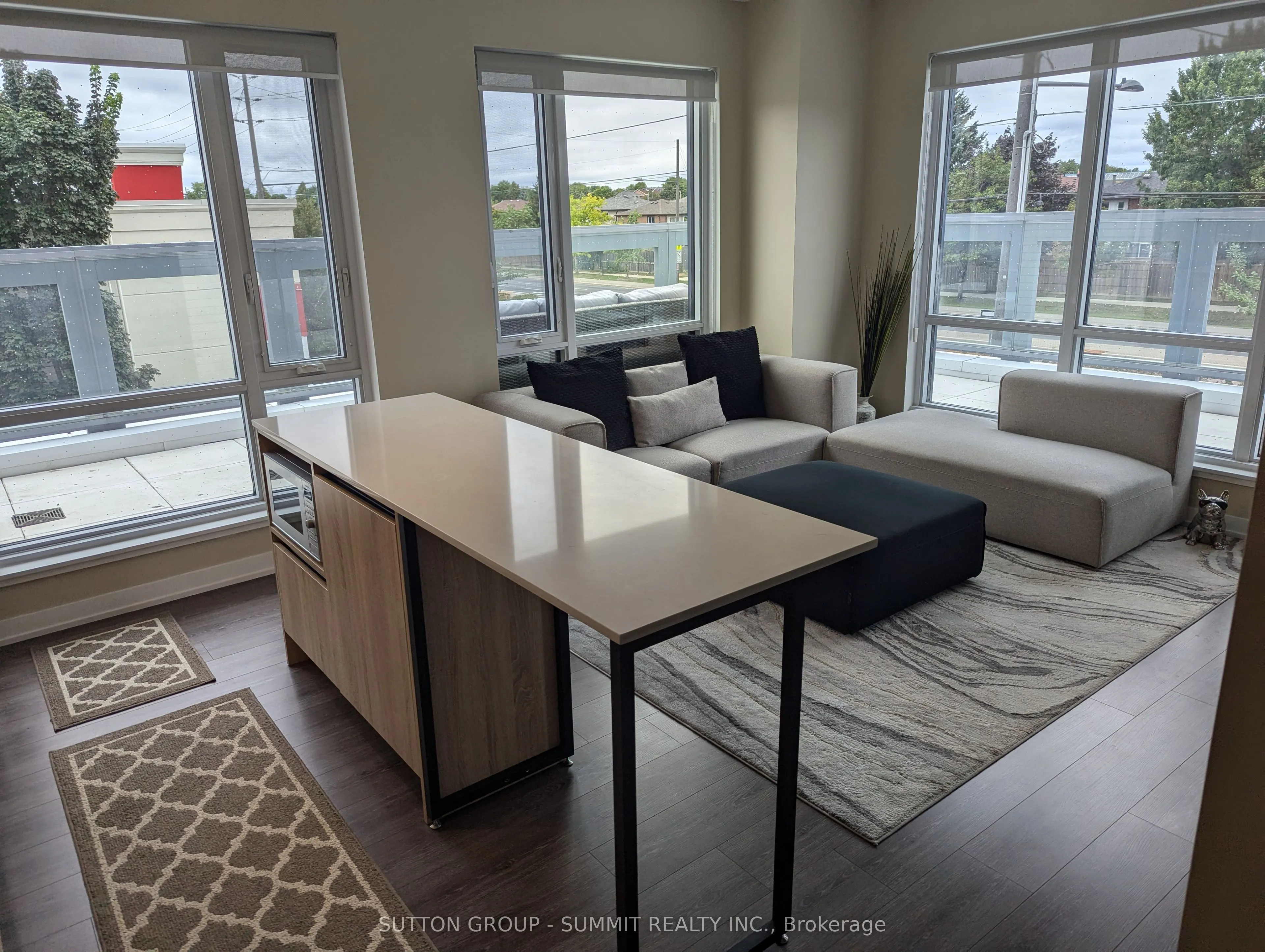 7950 BATHURST Street, #204