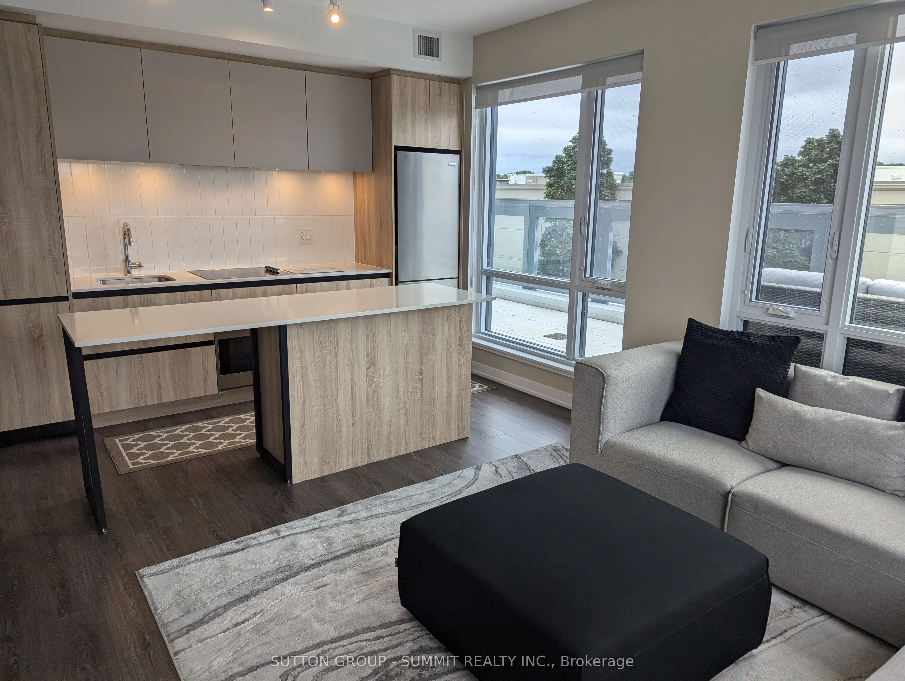 7950 BATHURST Street, #204