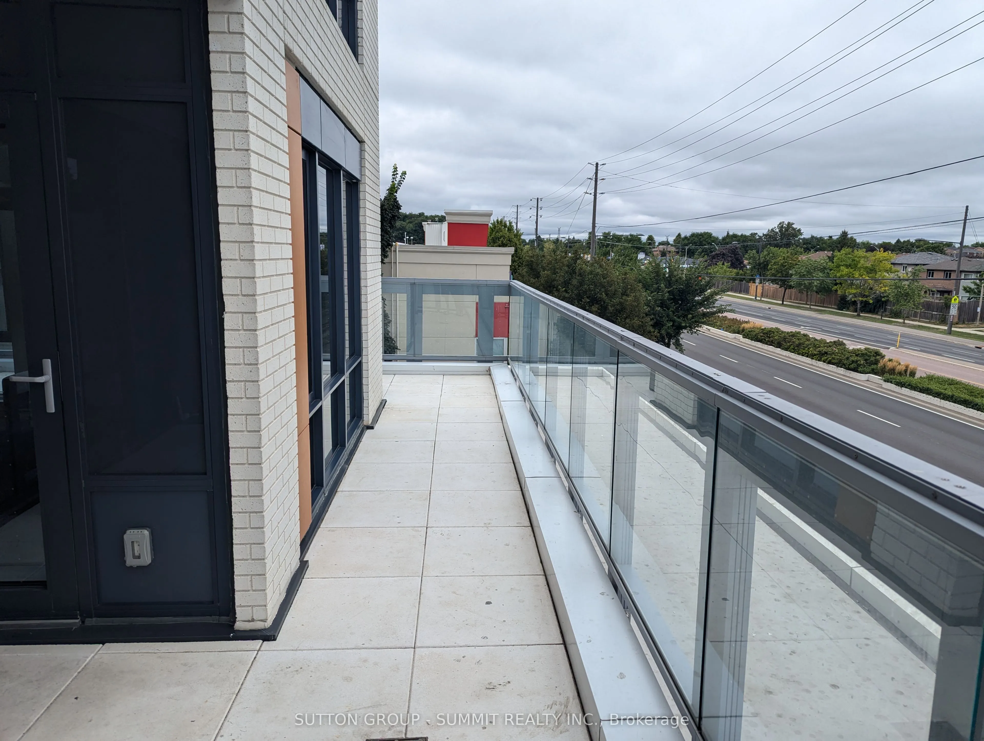 7950 BATHURST Street, #204
