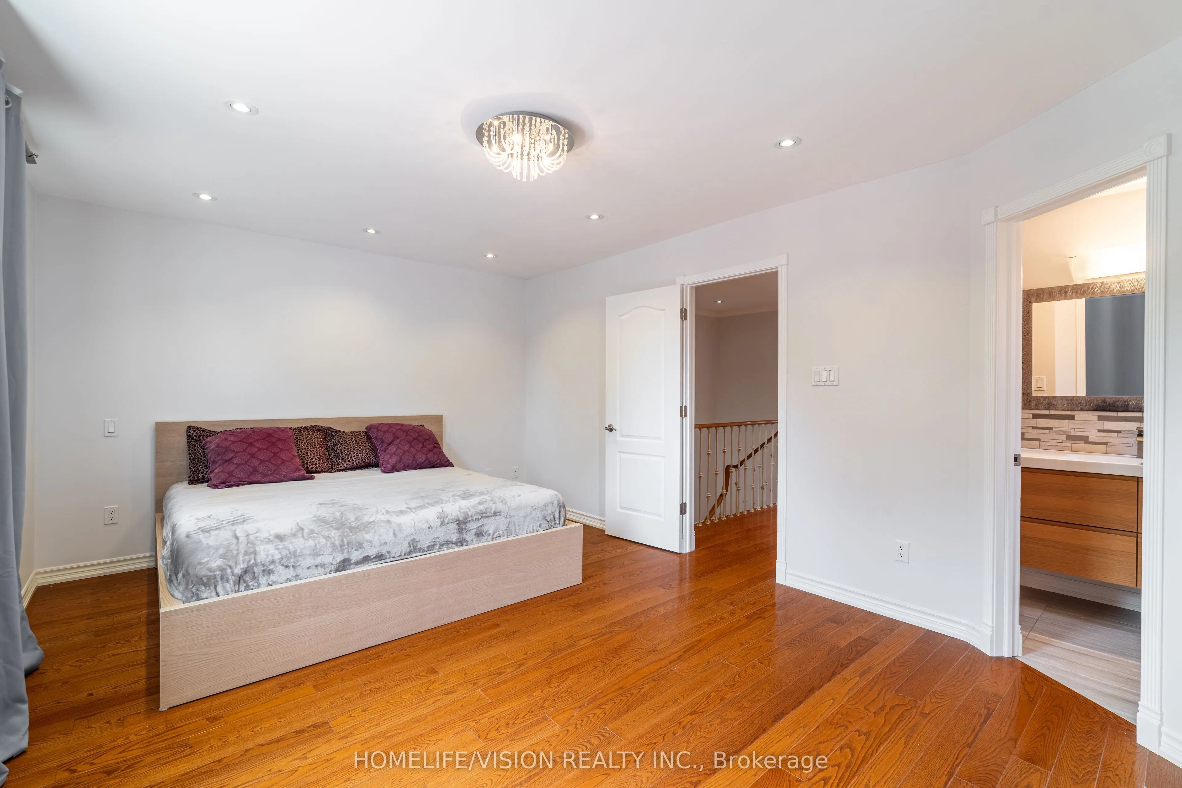 32 Mountfield Crescent