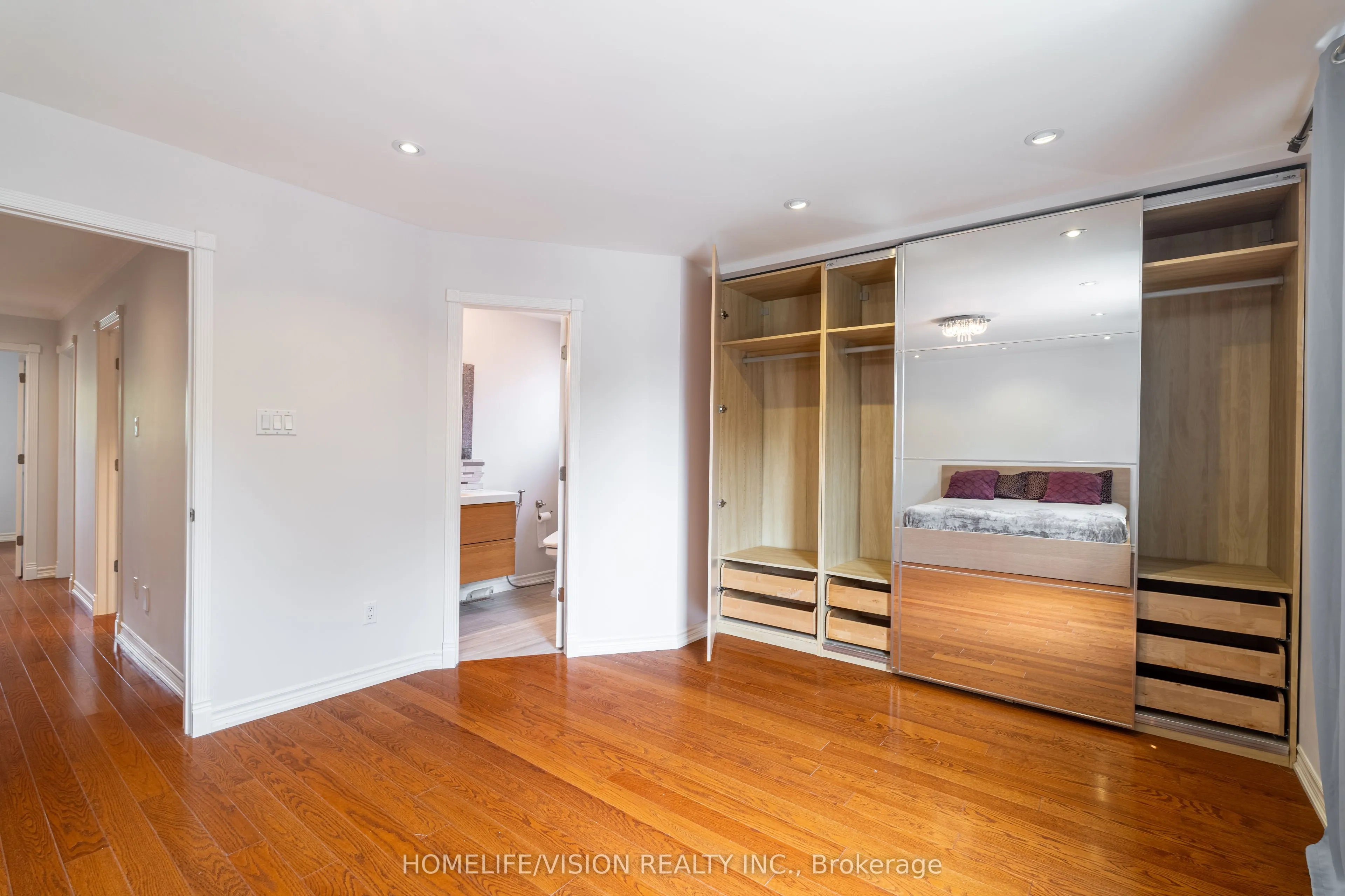 32 Mountfield Crescent