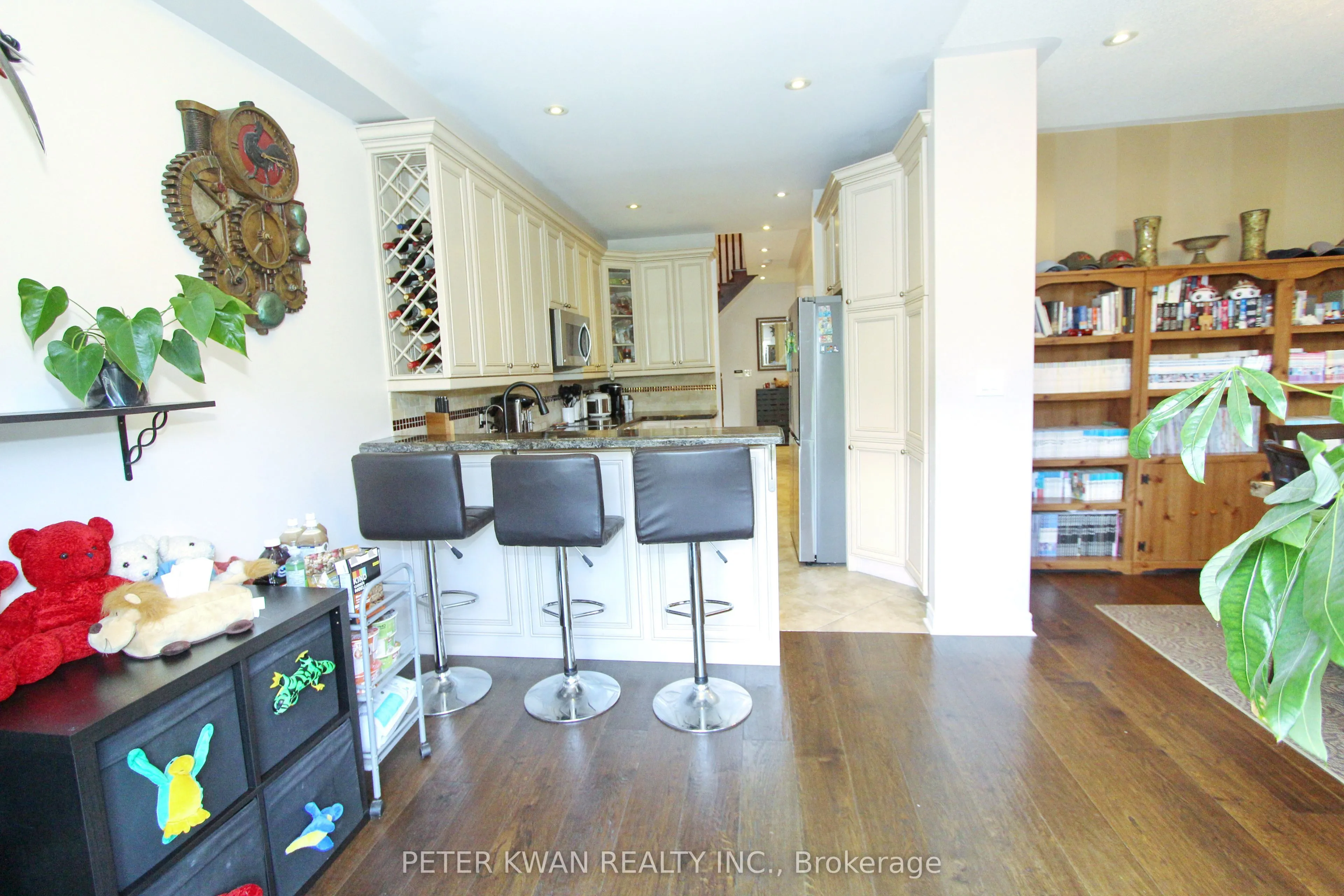 121 Warbler Avenue