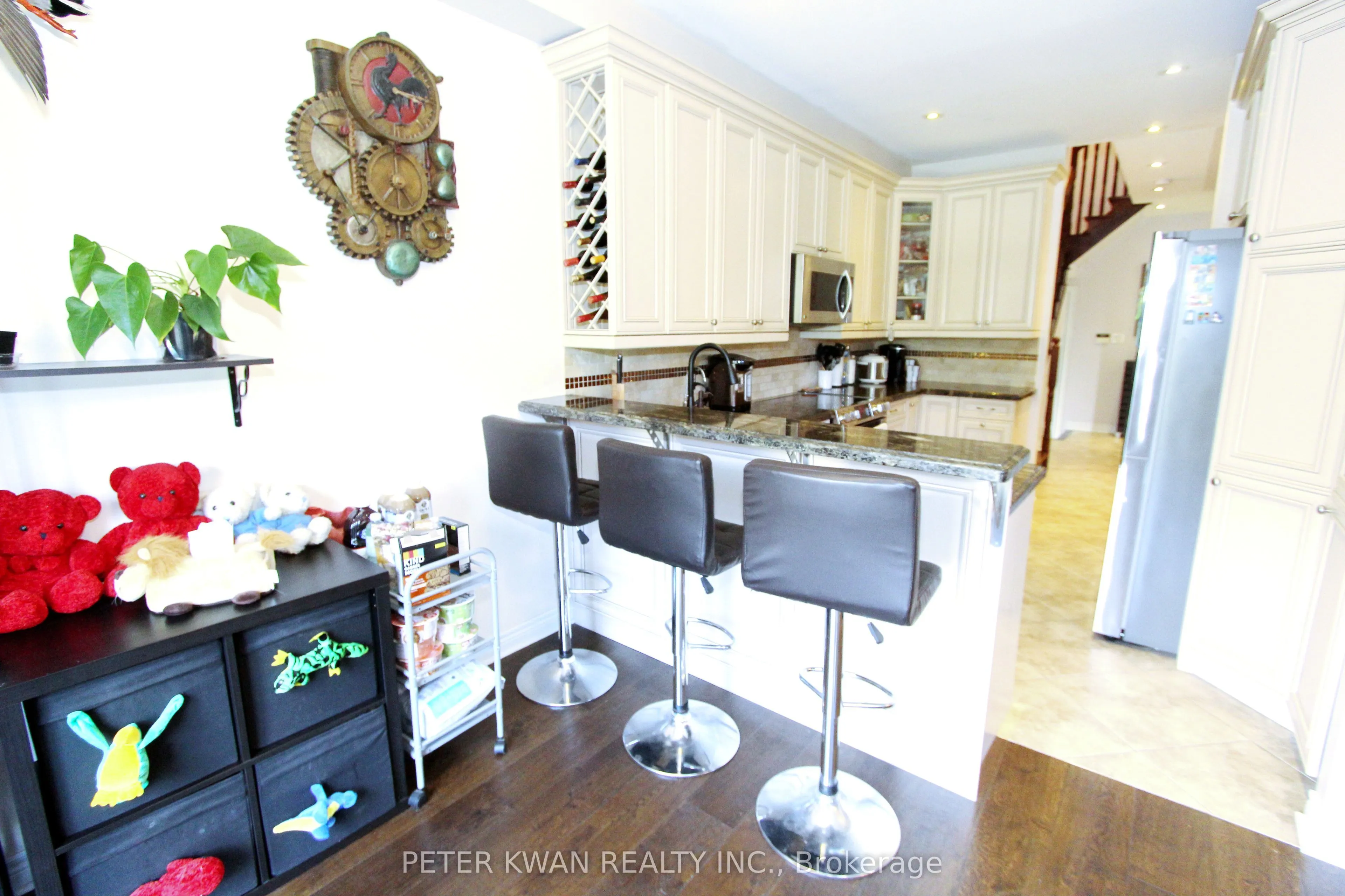 121 Warbler Avenue
