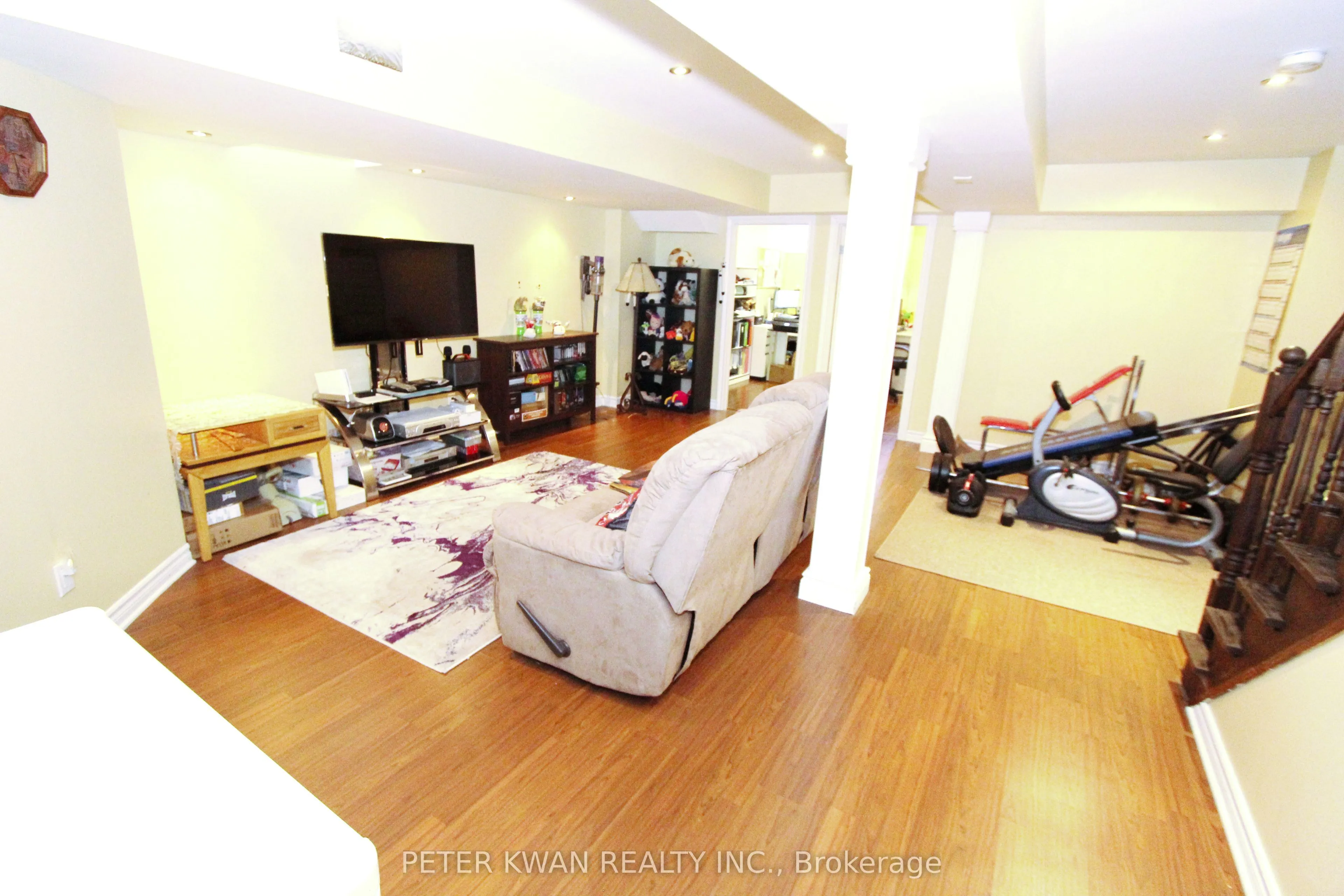 121 Warbler Avenue