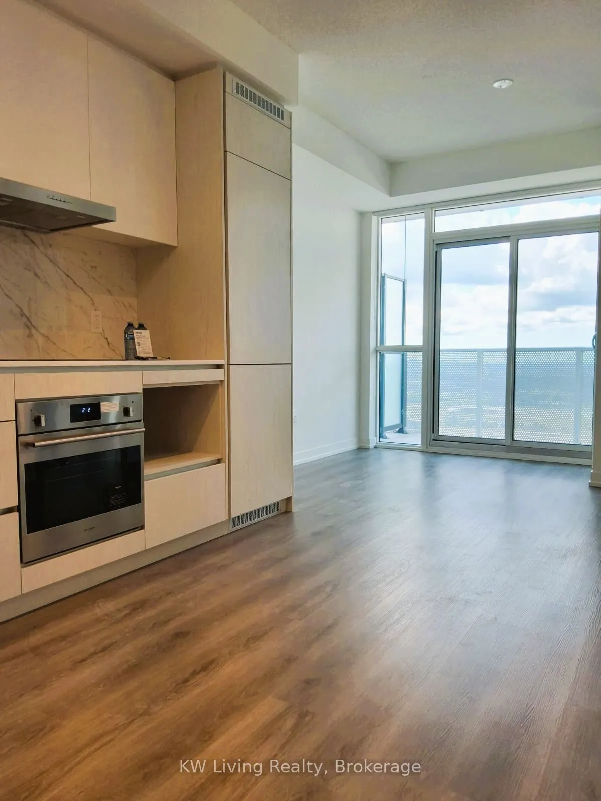 28 Interchange Way, #3511