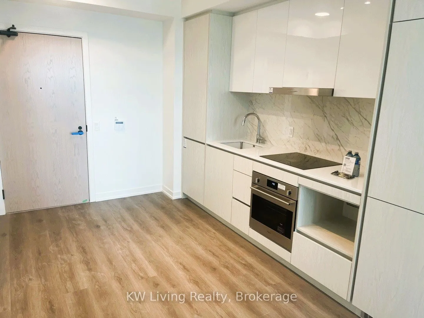 28 Interchange Way, #3511