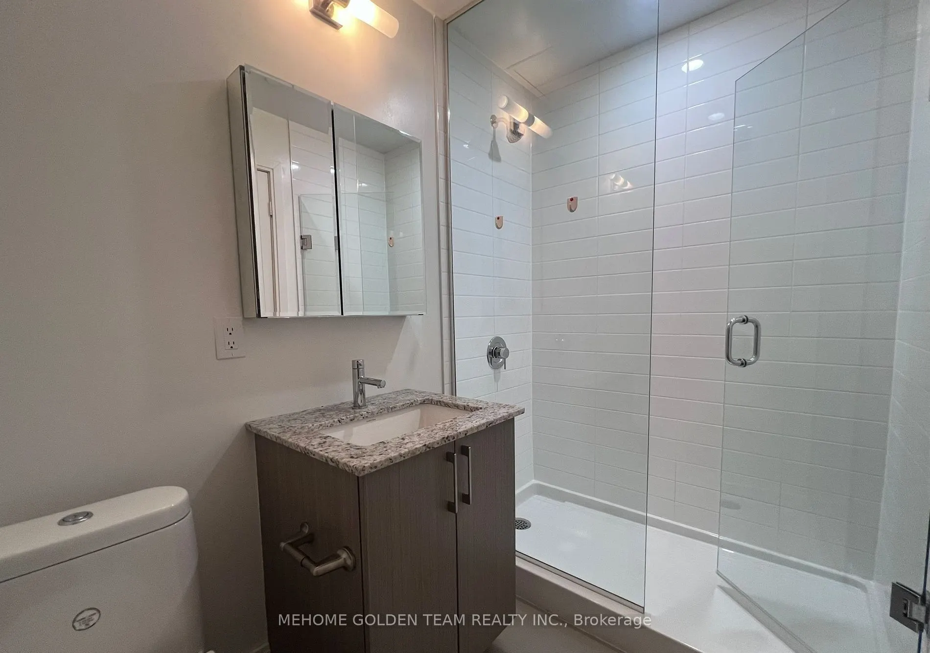 9600 Yonge Street, #218B